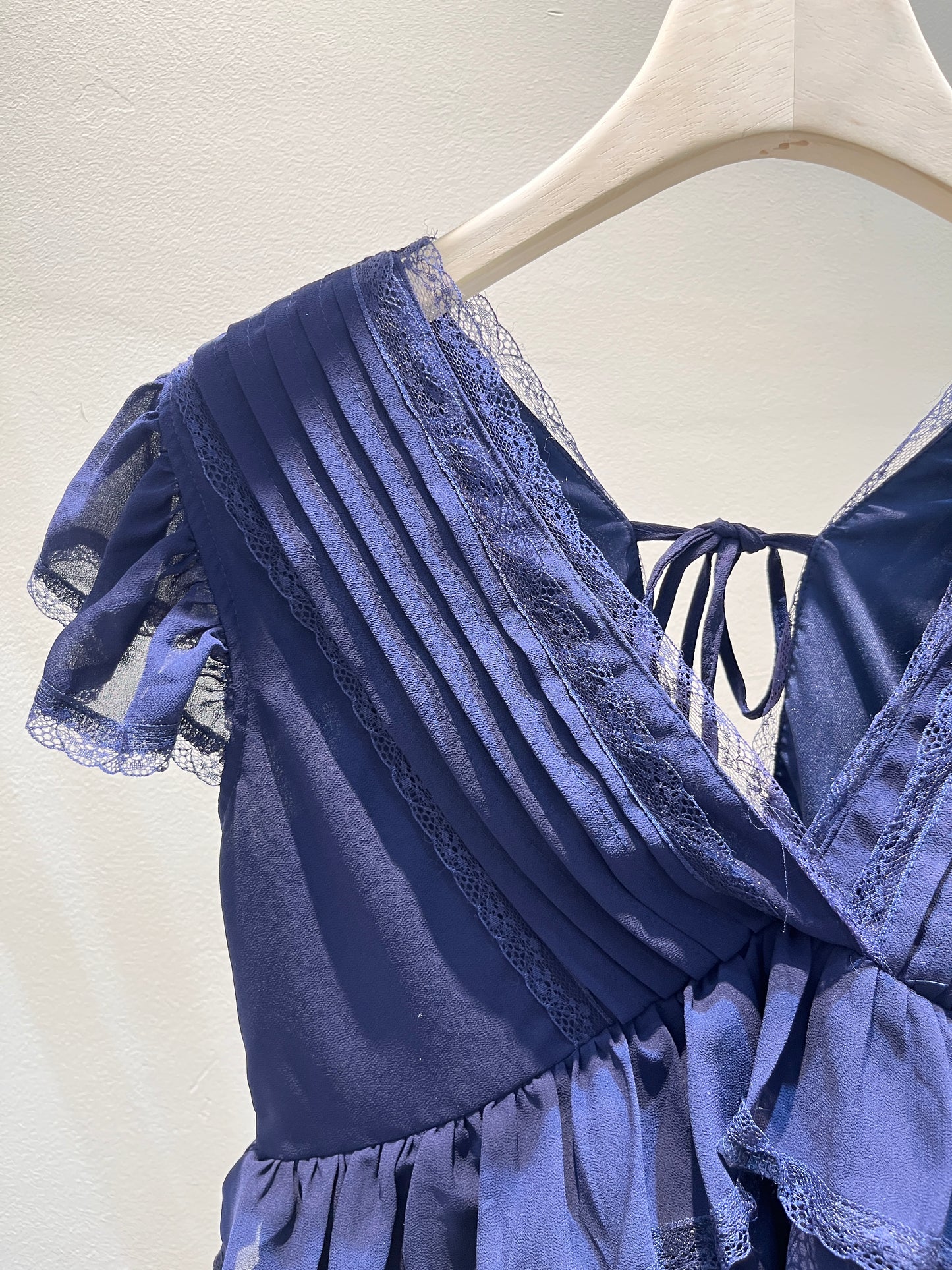 Ruffled mesh short sleeve top