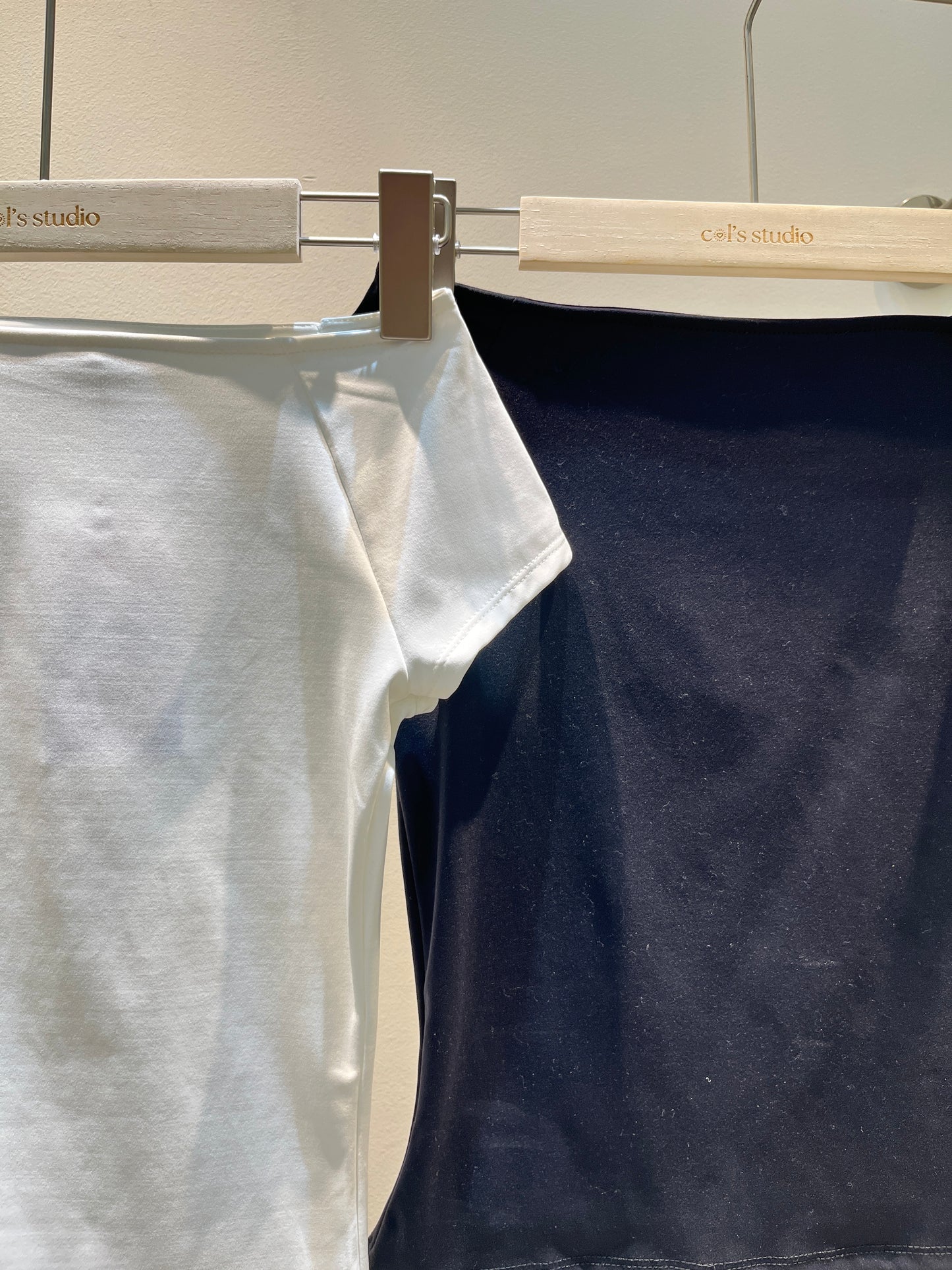 Straight neck basic top