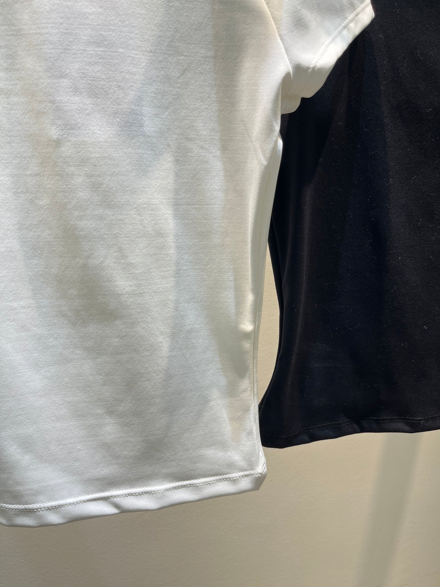 Straight neck basic top