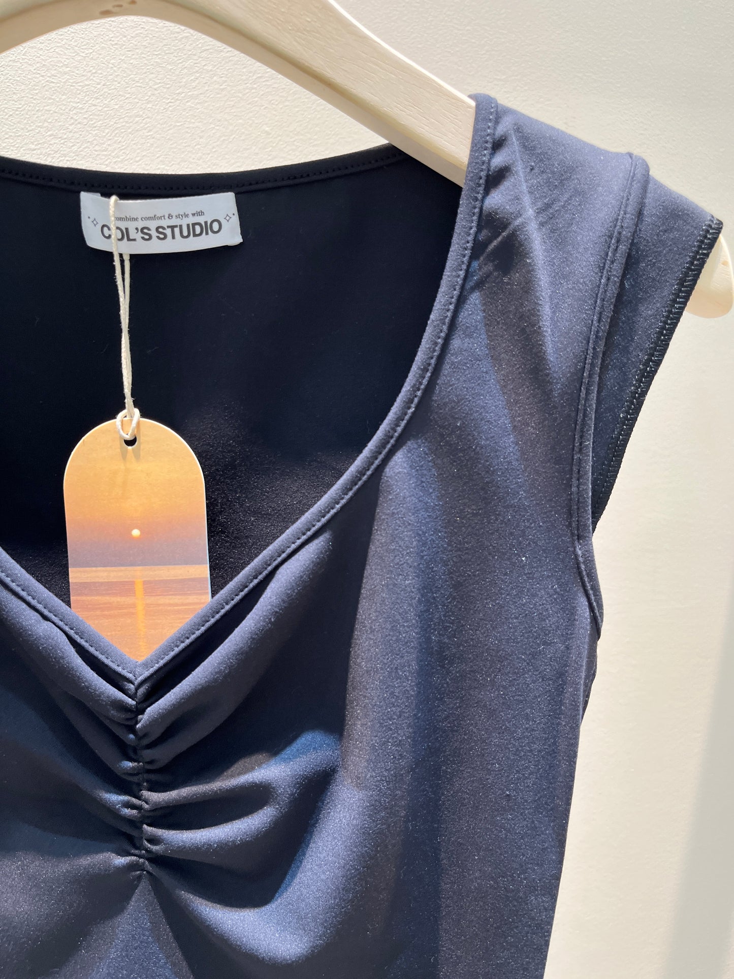 Middle runched basic top