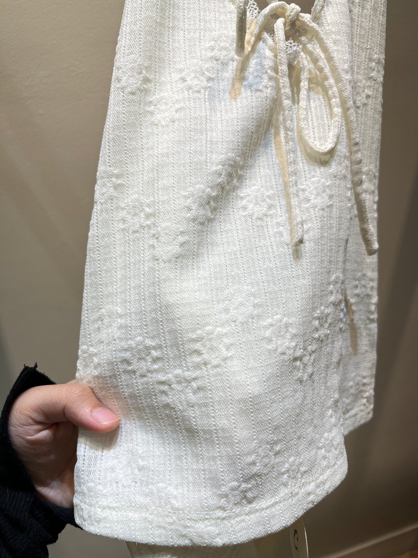 BACKLESS HALTER RIBBON TOP