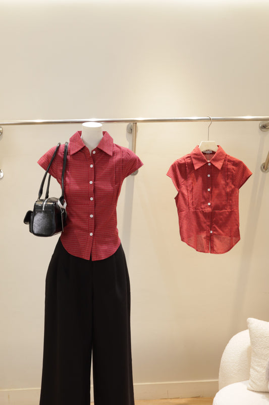 OS: red blouse