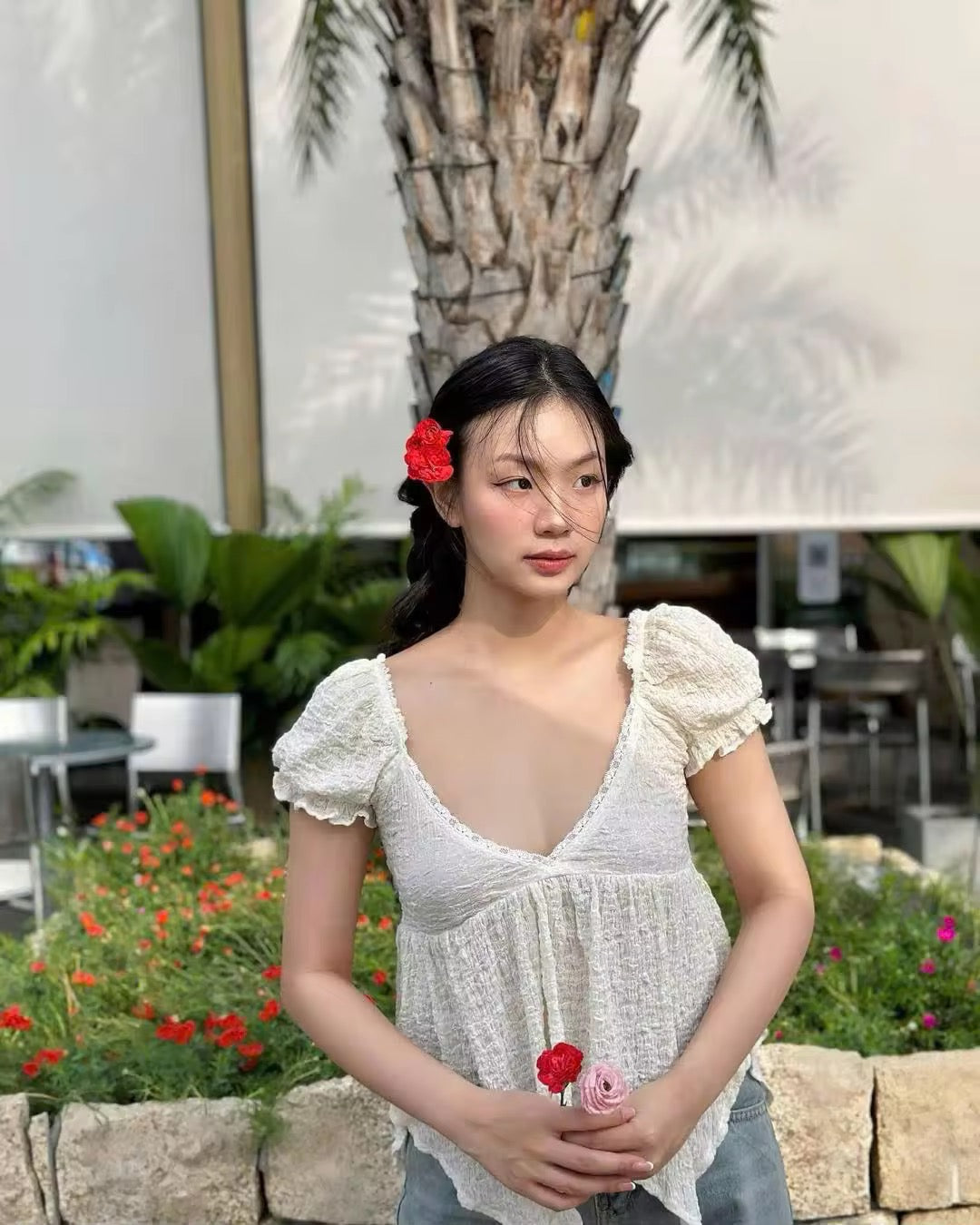 Puffy short sleeve low cut top