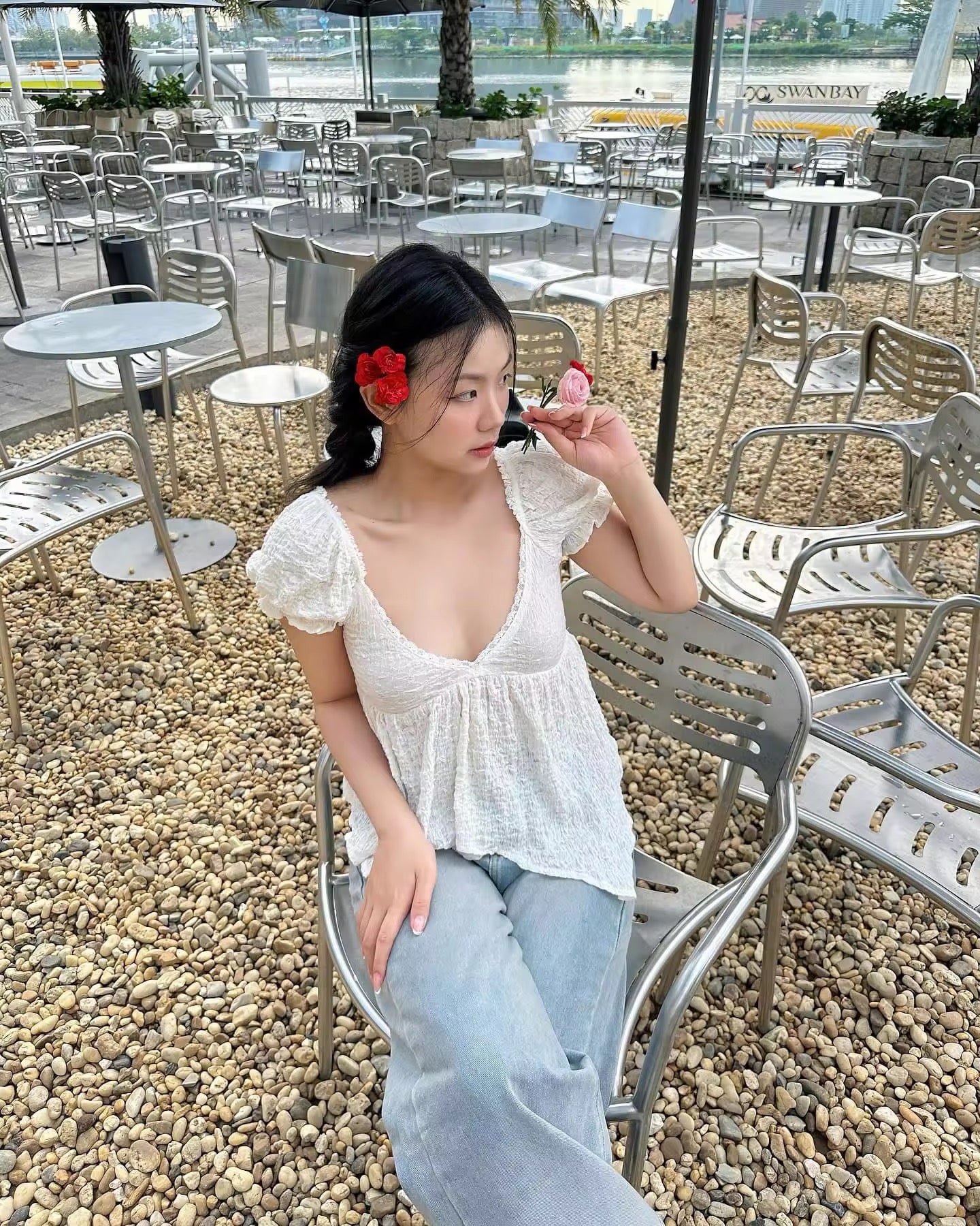 Puffy short sleeve low cut top