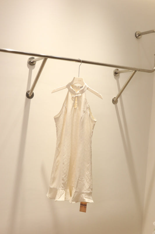 Sleeveless qipao dress