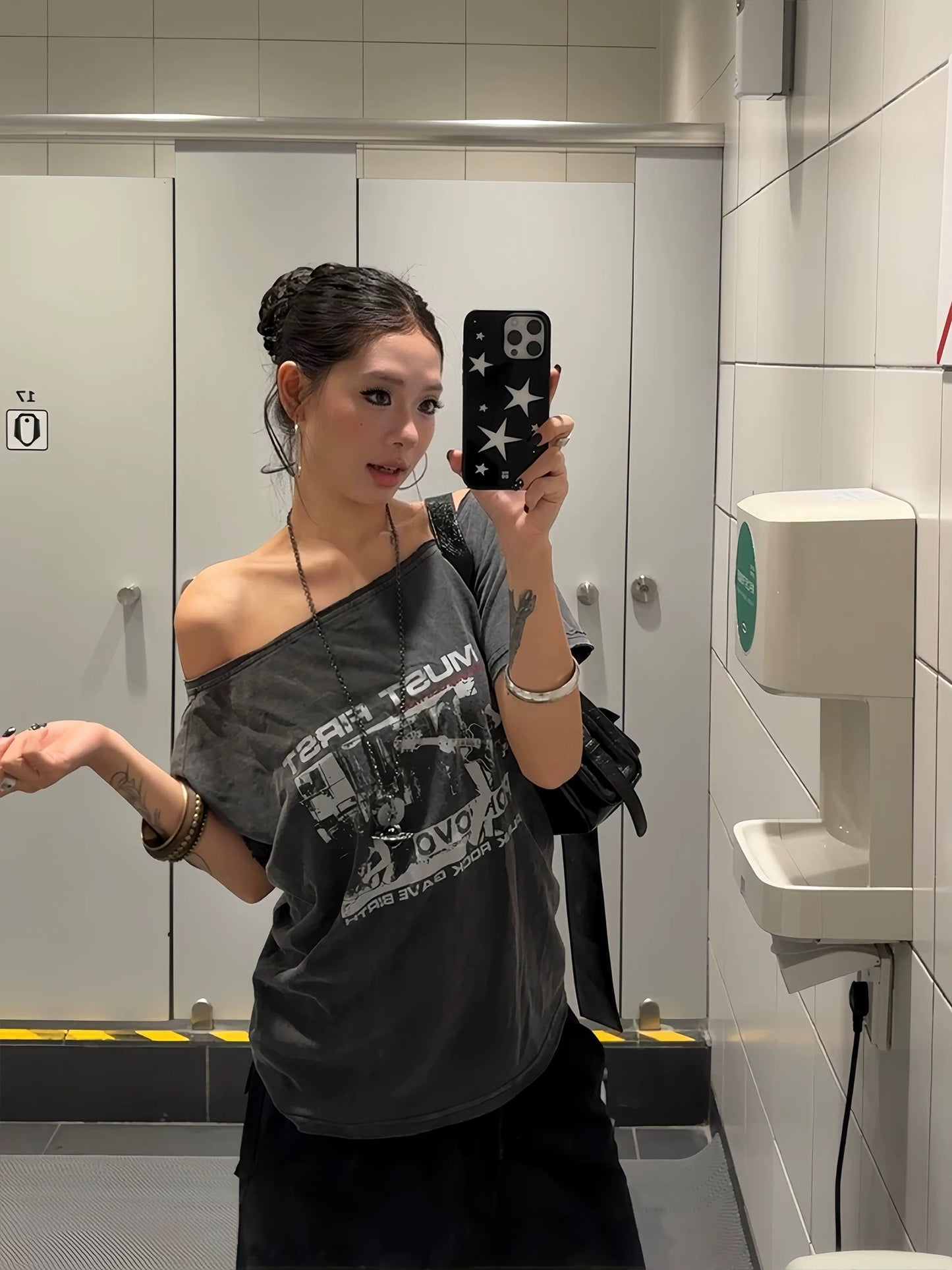 PUNK ROCH HALF SHOULDER TOP