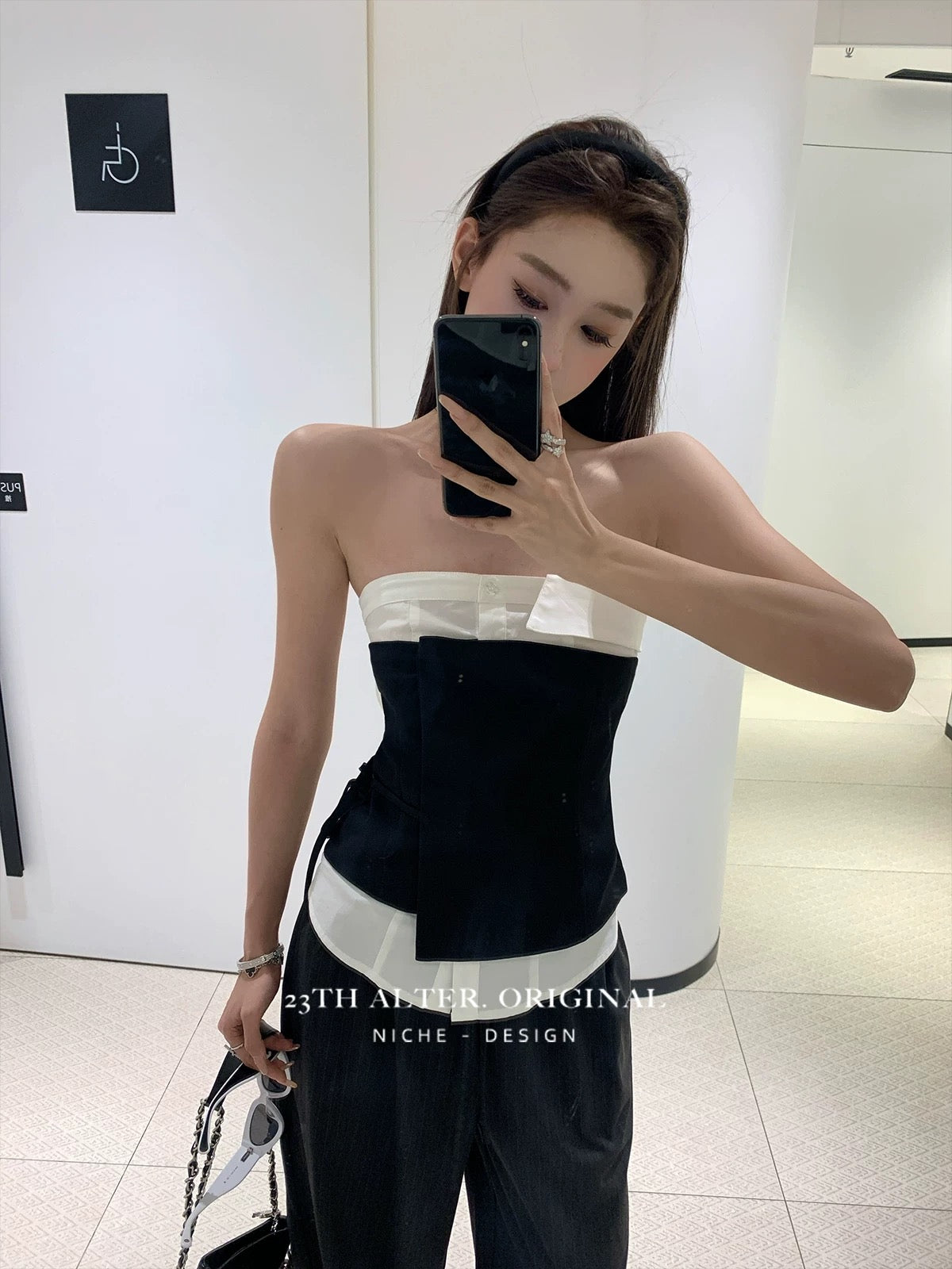 WHITE ACCENT BLACK TUBE TOP
