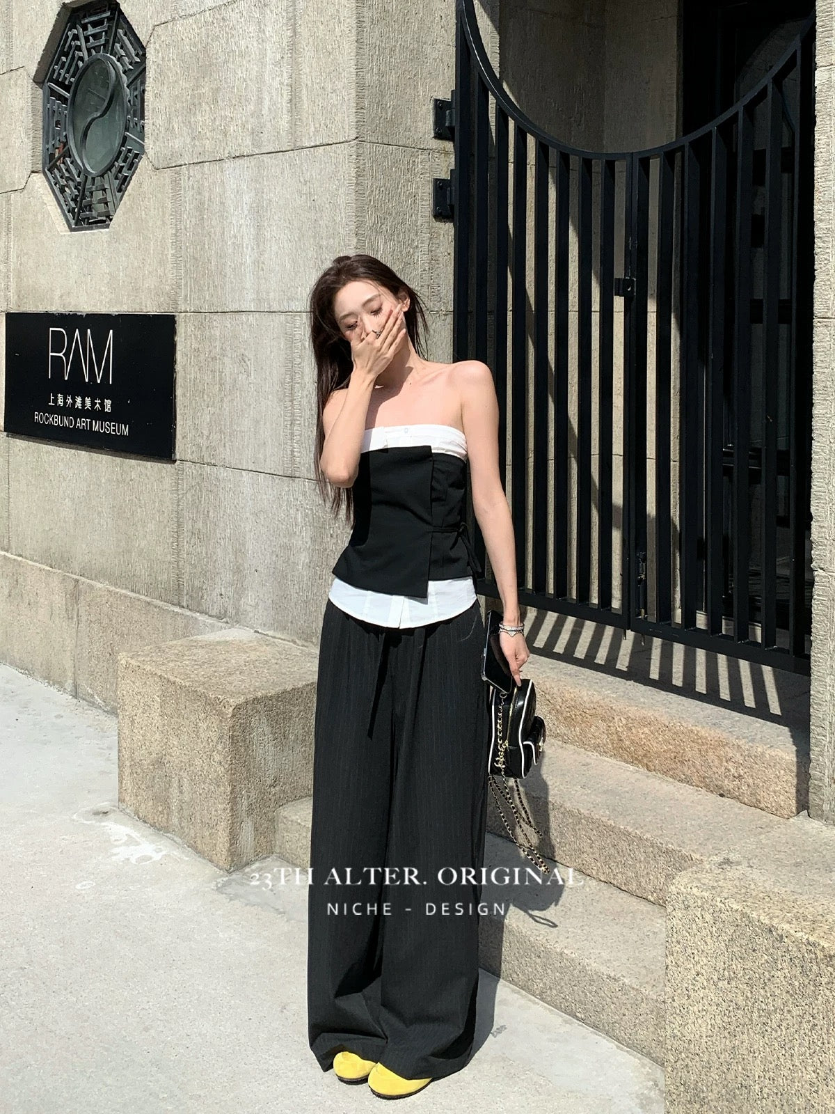 WHITE ACCENT BLACK TUBE TOP