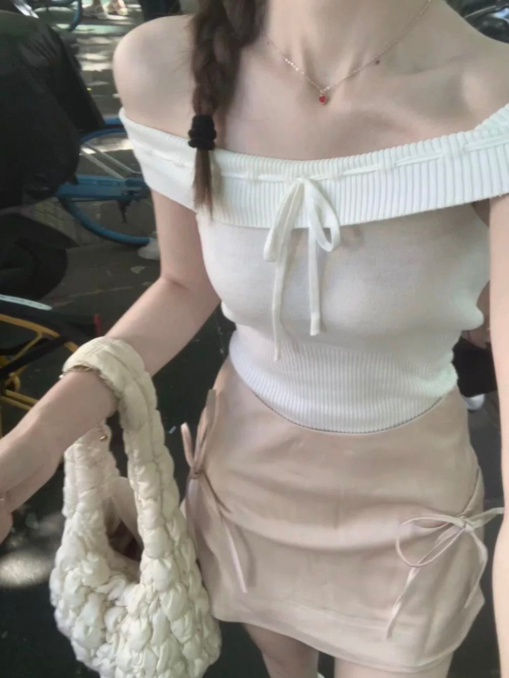 THIN WHITE KNITTED OFF SHOULDER