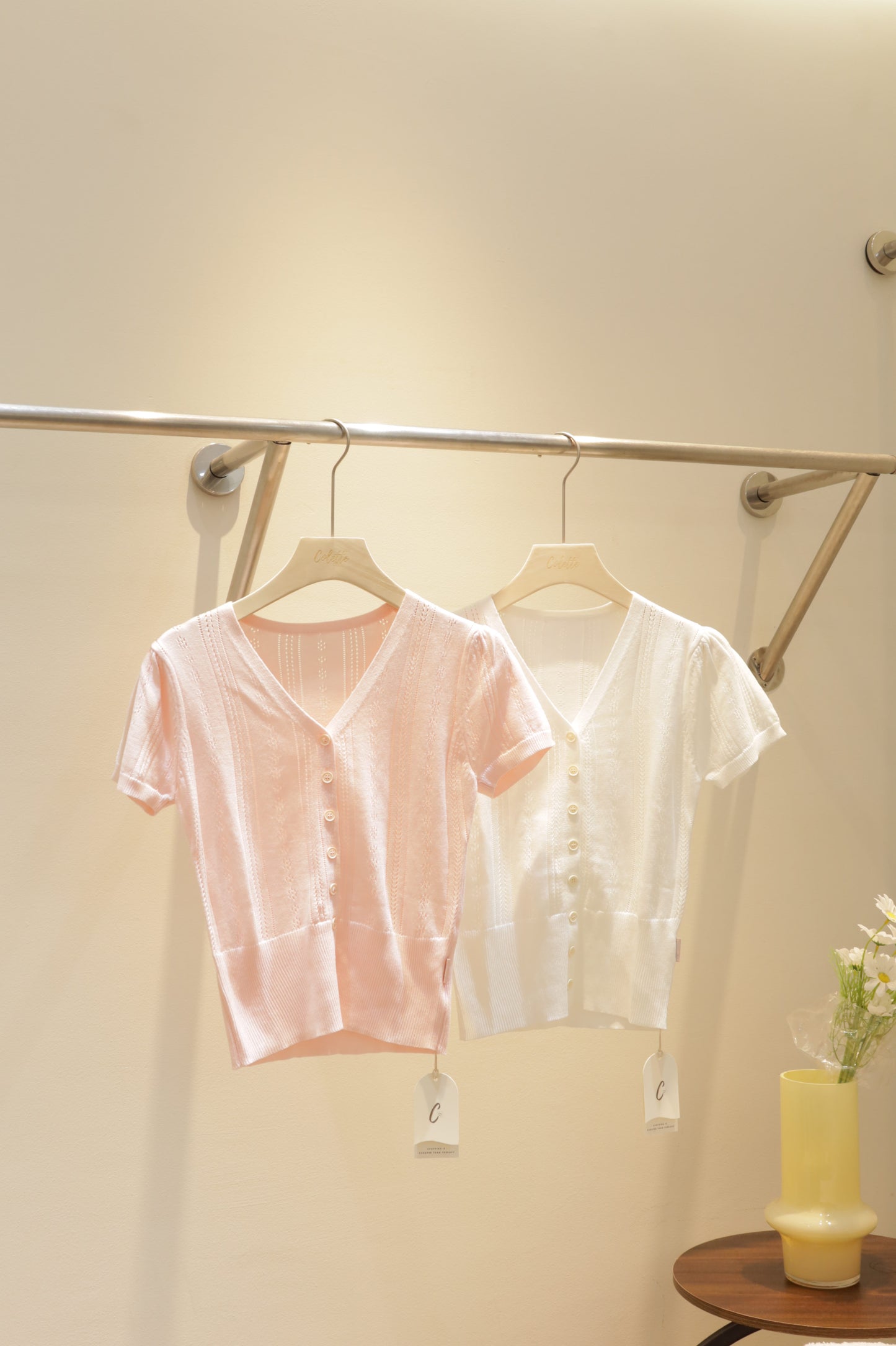 V knitted short sleeve top