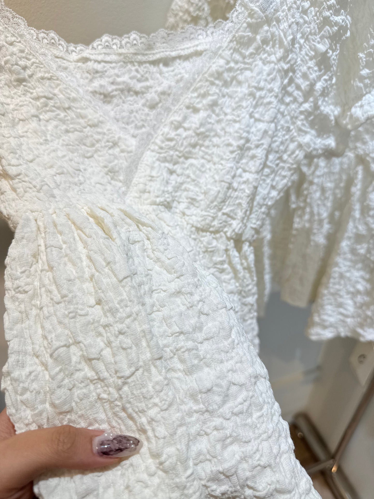 Puffy short sleeve low cut top