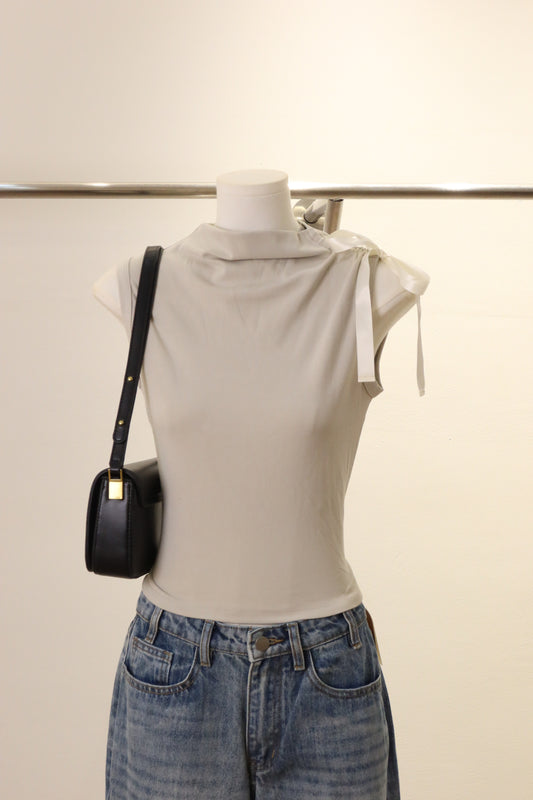 Sleeveless turtle neck top