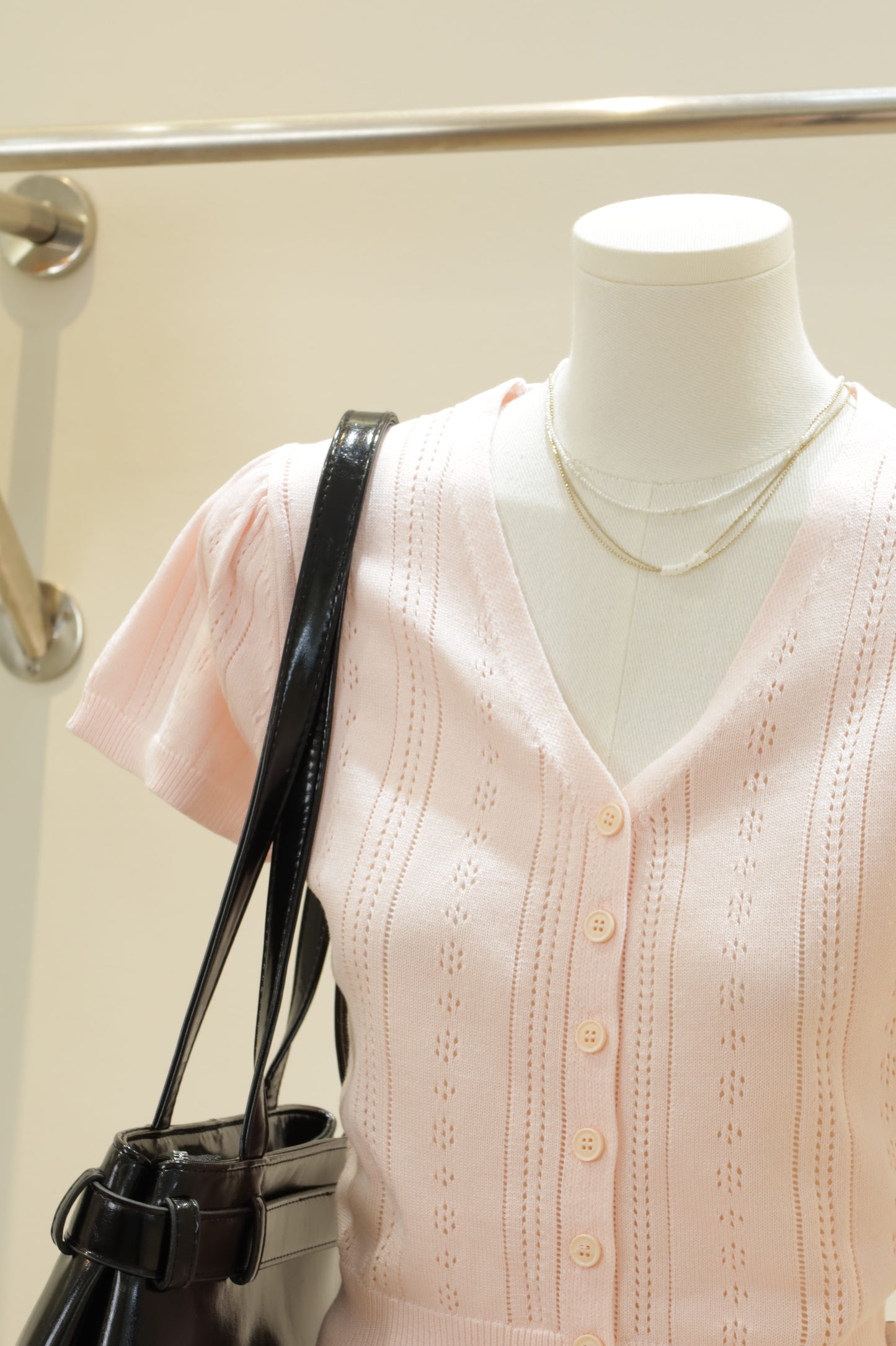 V knitted short sleeve top