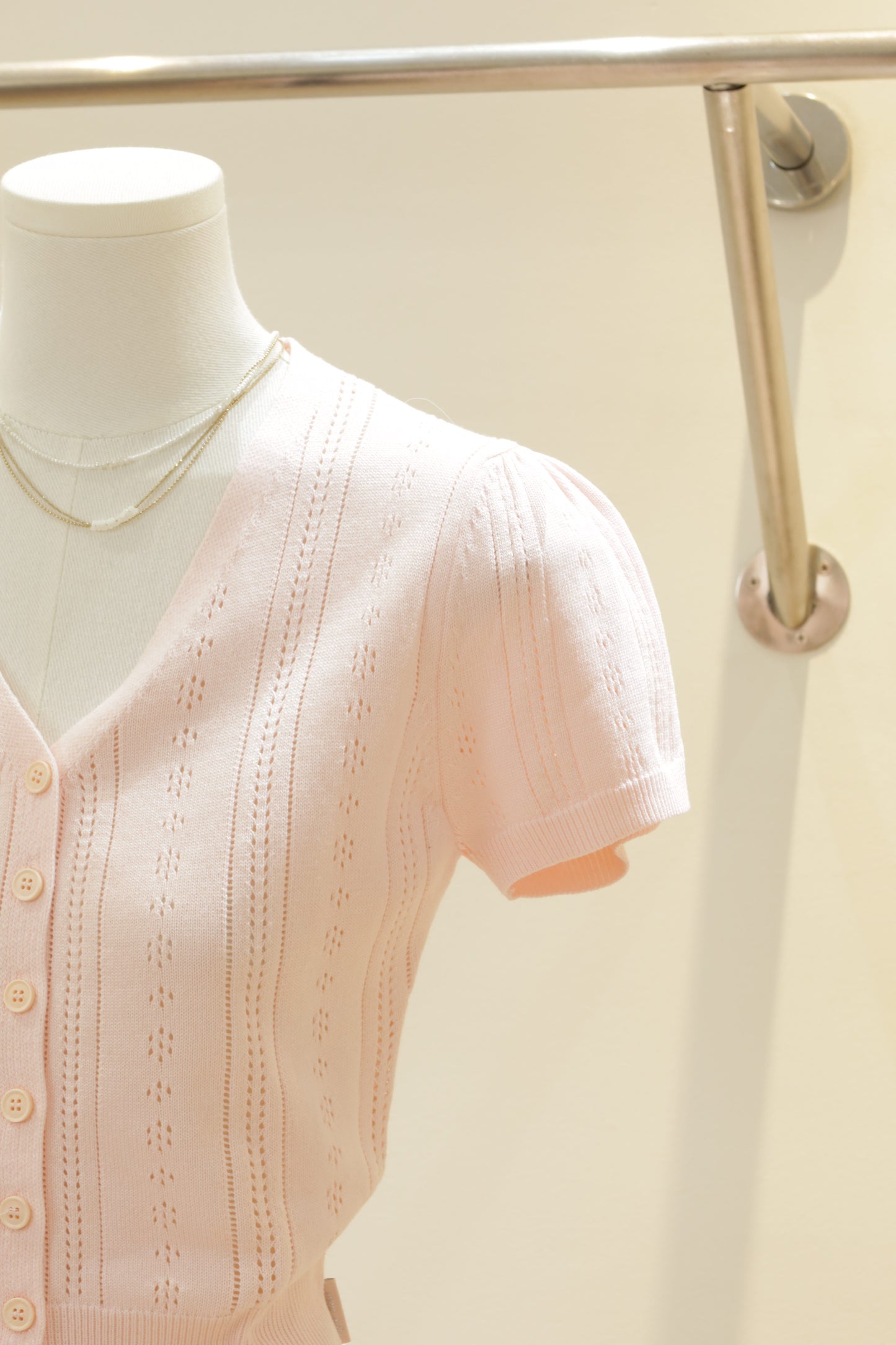 V knitted short sleeve top