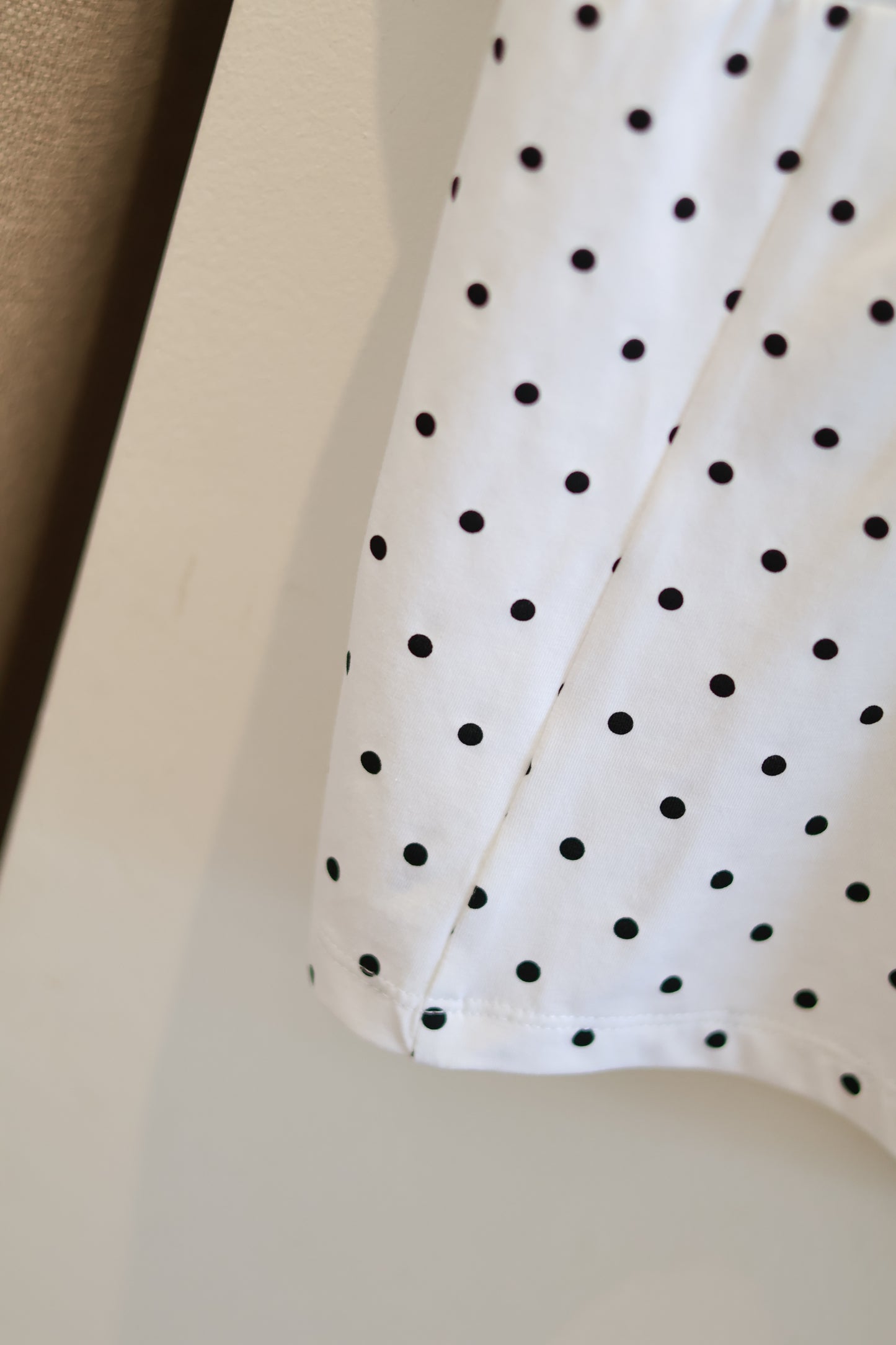 SUBDUED White Polka Cam