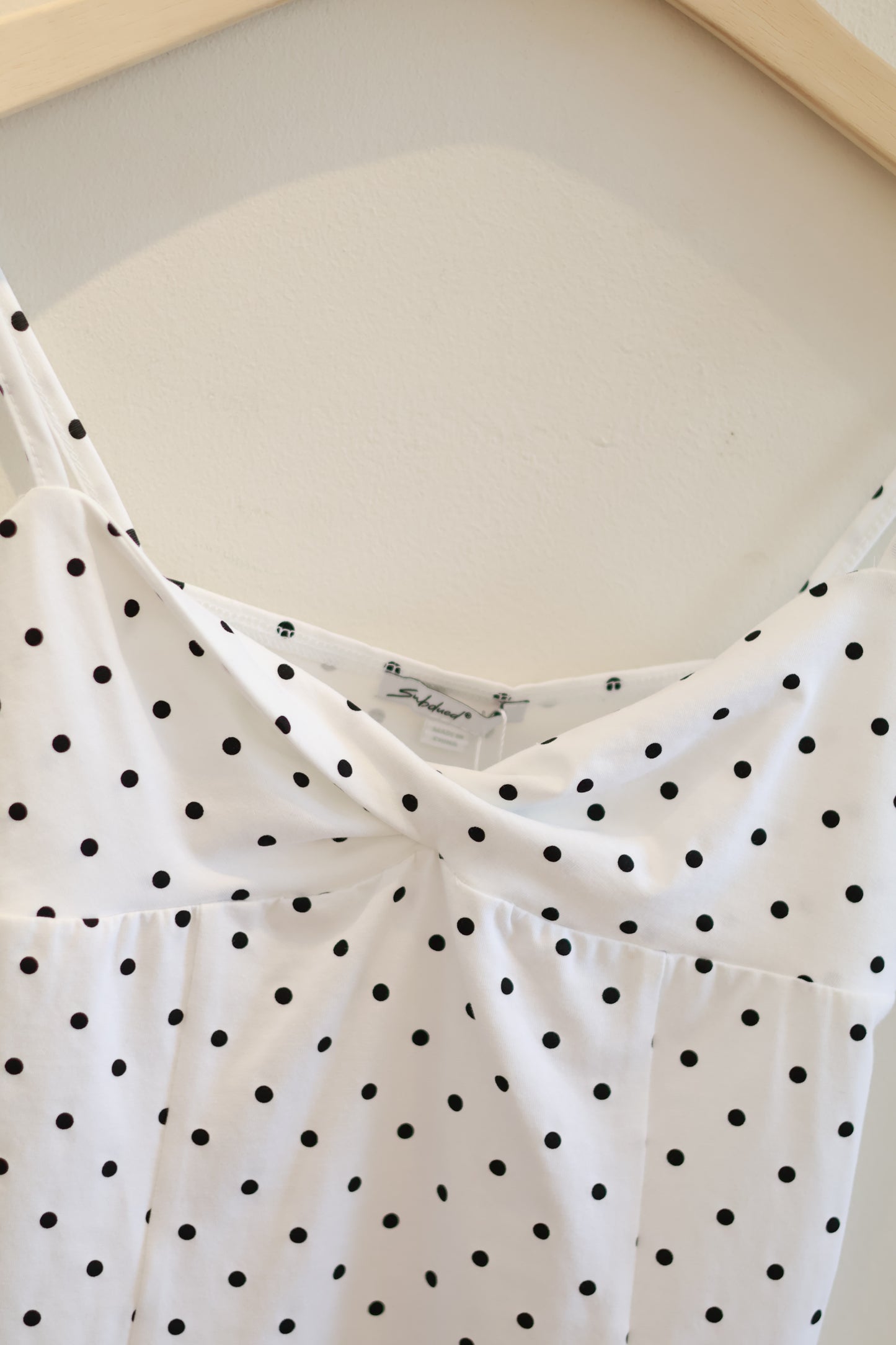 SUBDUED White Polka Cam