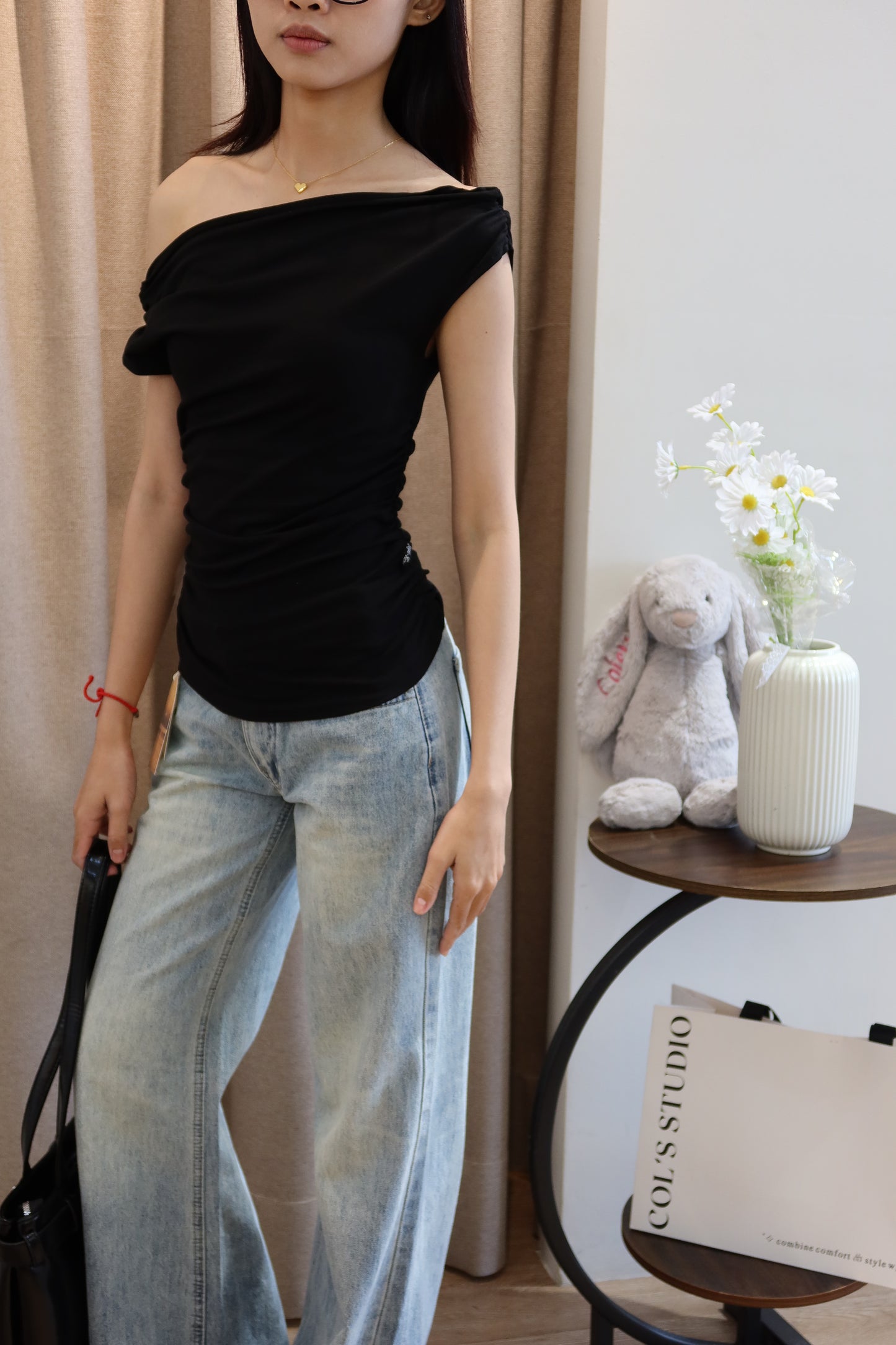 plain waist cinch off shoulder top