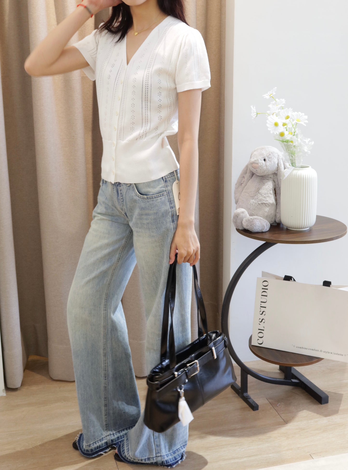 V knitted short sleeve top