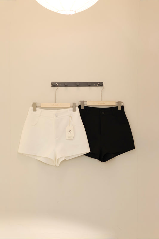 BUTTONED TROUSER SHORTS