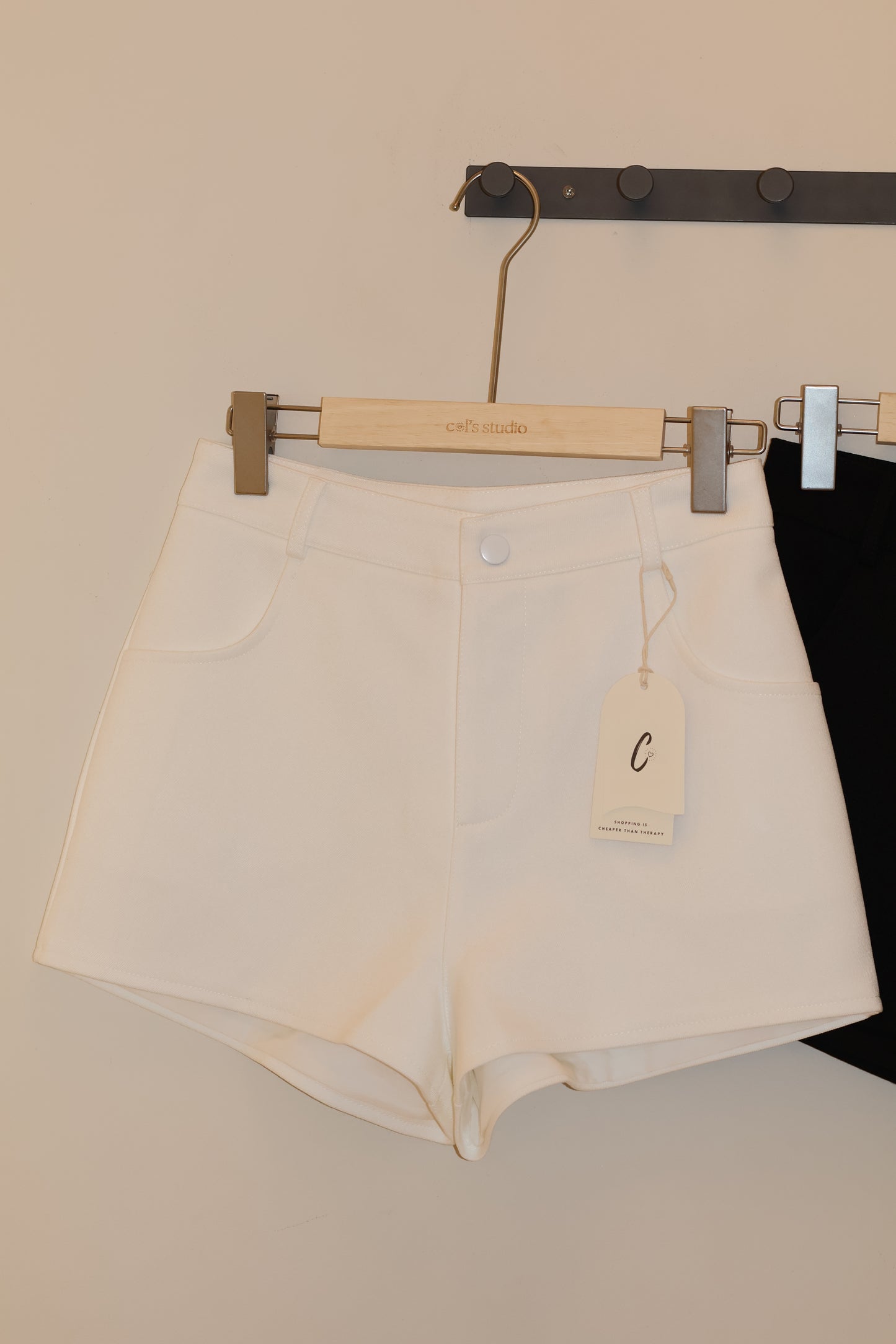 BUTTONED TROUSER SHORTS