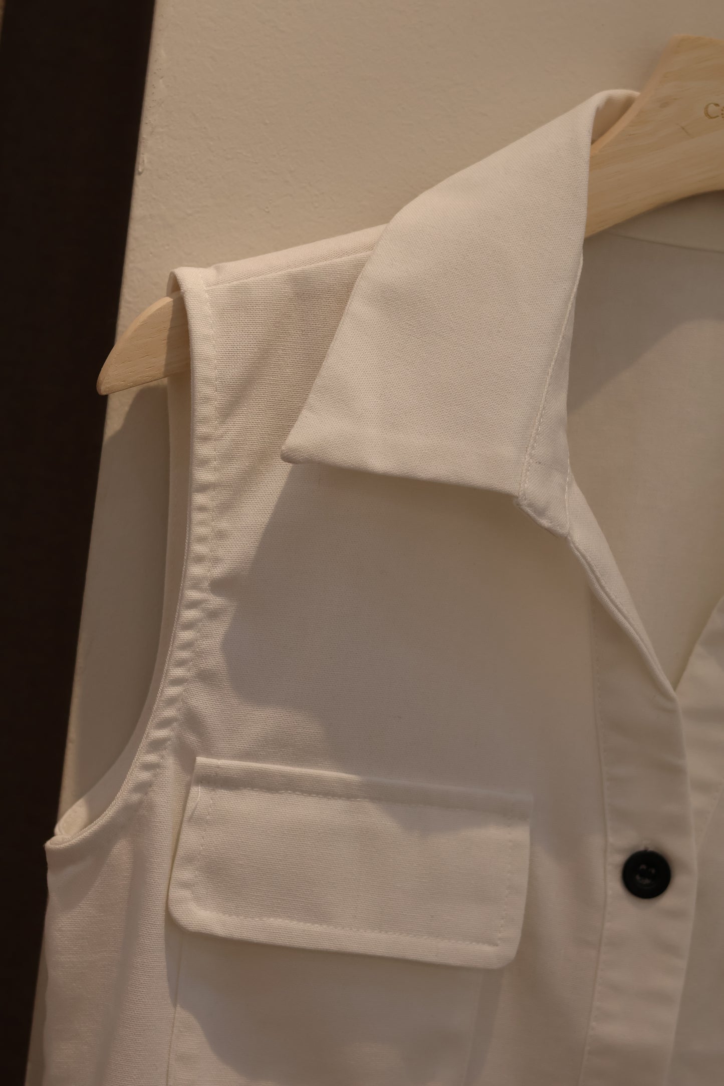 LINEN BUTTONS VEST