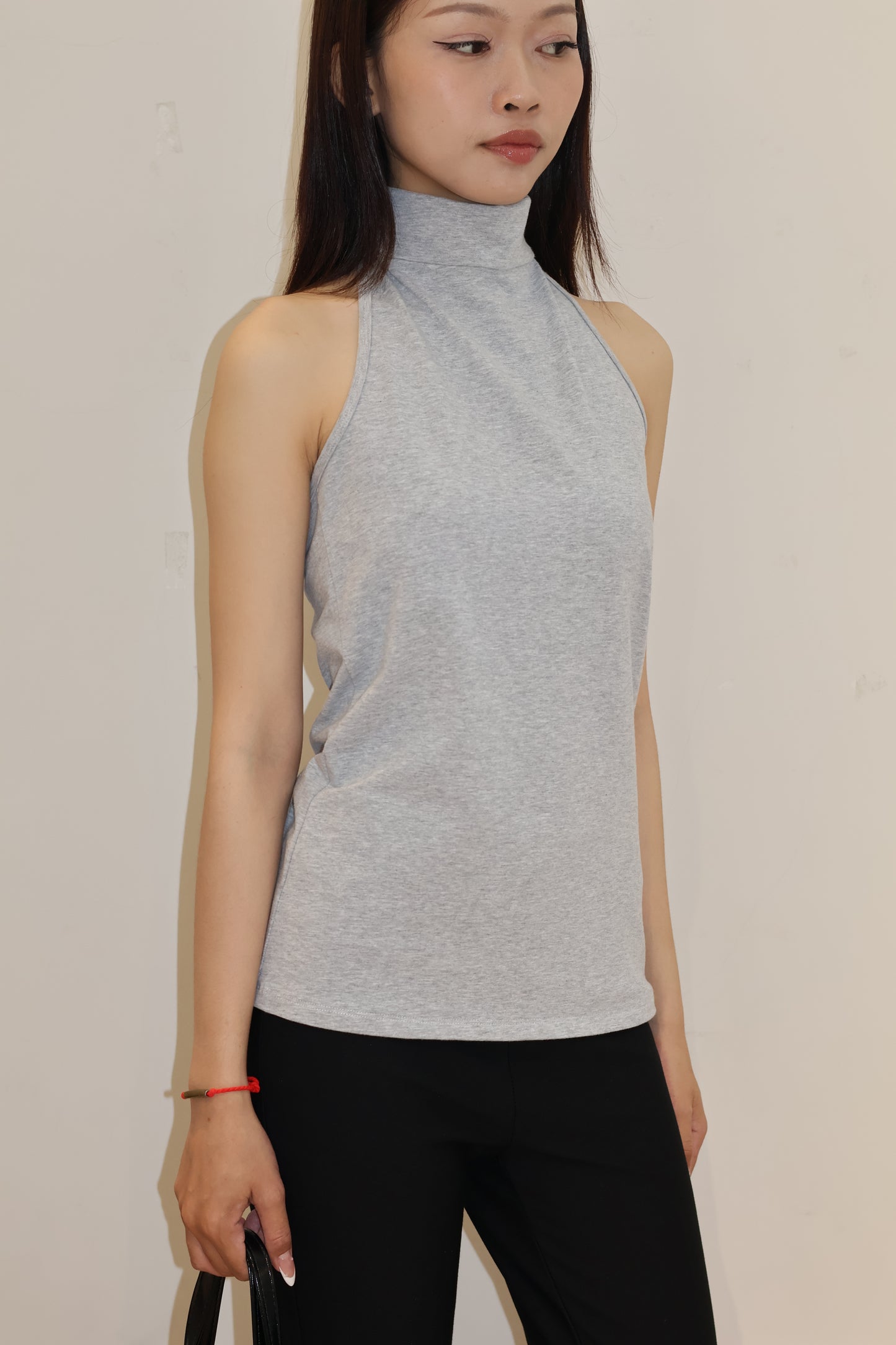 GRAY TURTLE NECK SLEEVELESS TOP