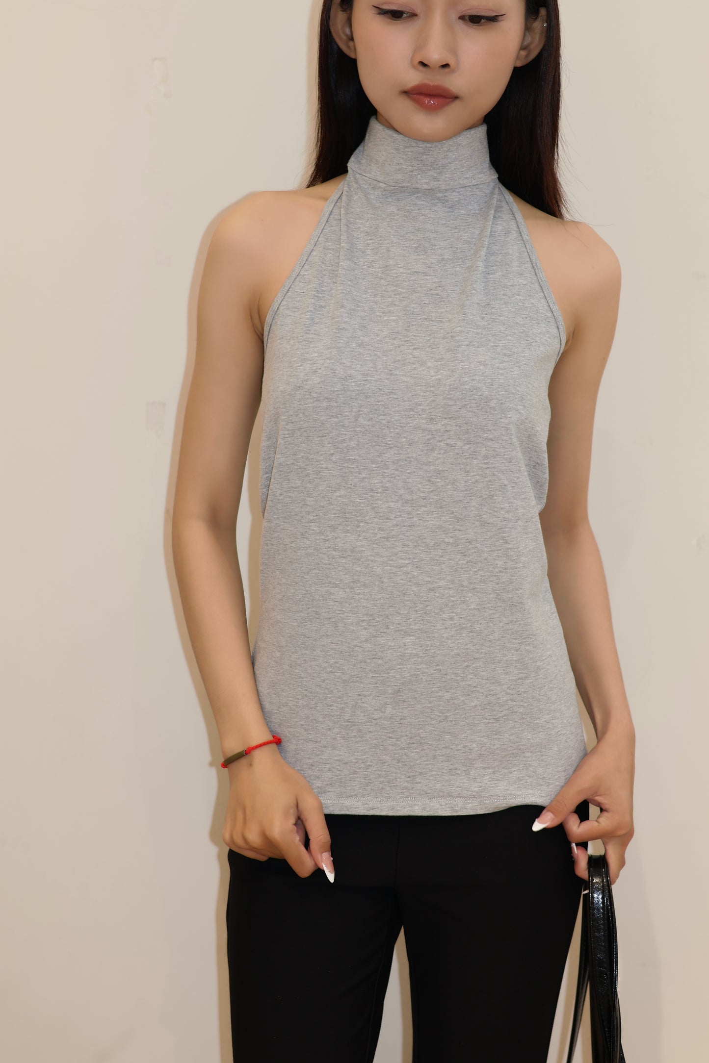 GRAY TURTLE NECK SLEEVELESS TOP