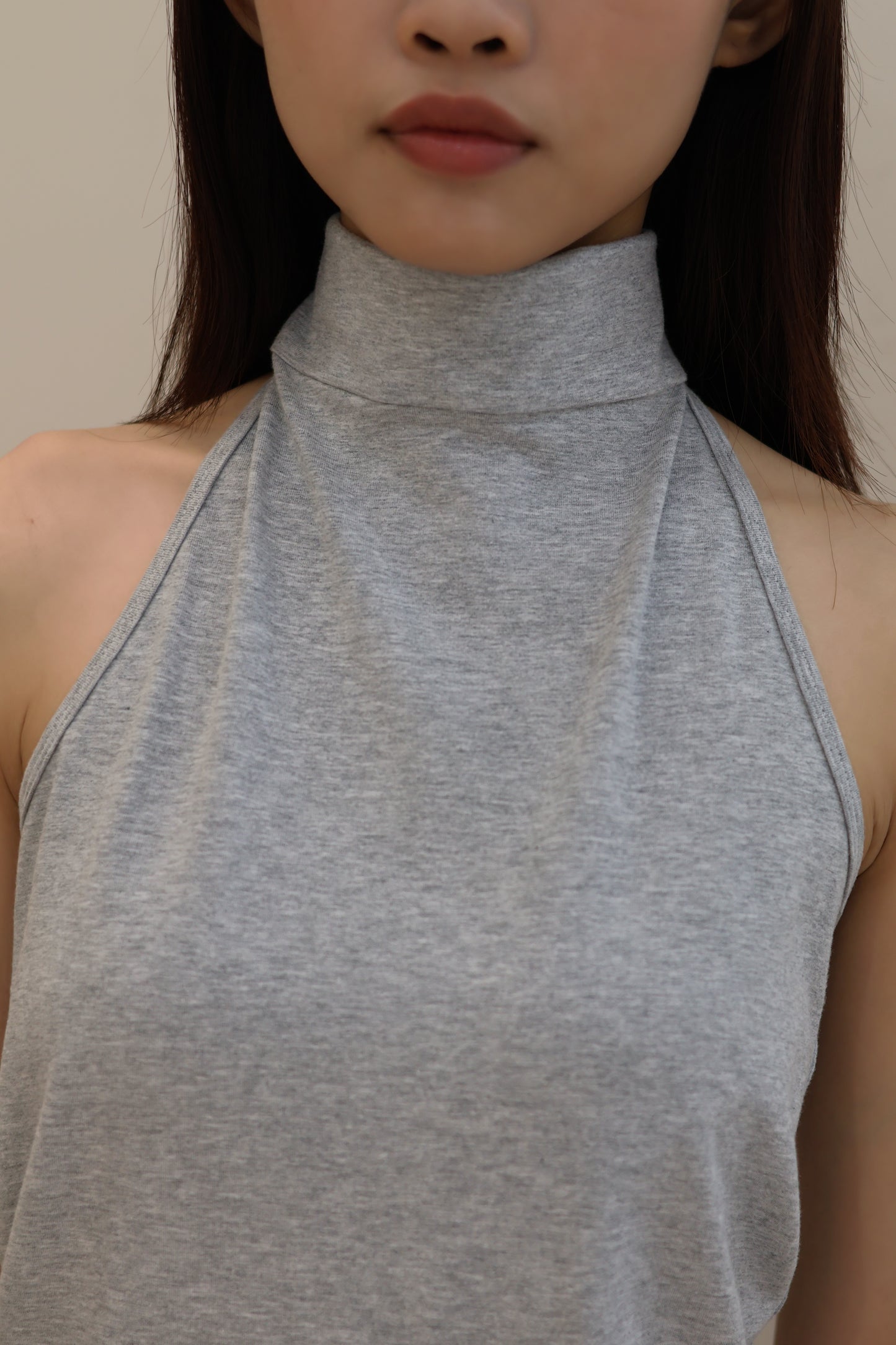 GRAY TURTLE NECK SLEEVELESS TOP