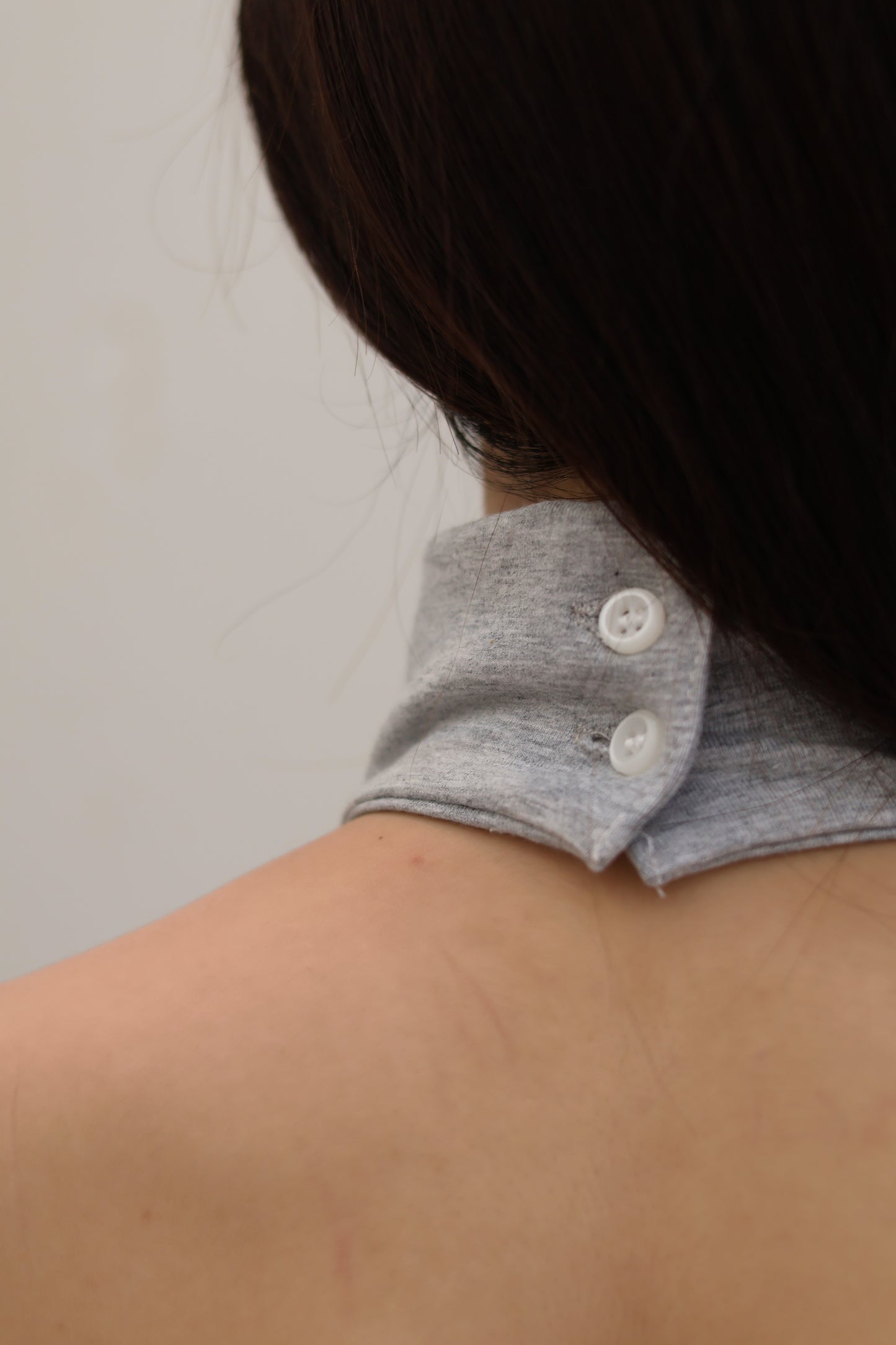 GRAY TURTLE NECK SLEEVELESS TOP