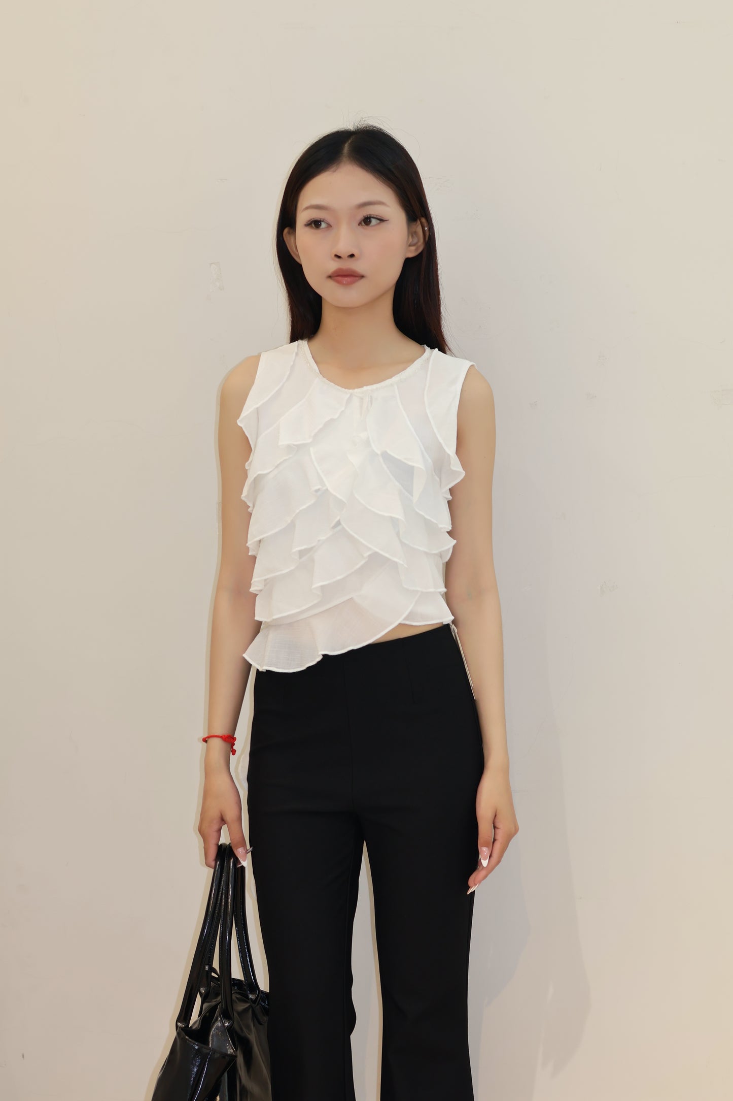 OSTRICH SLEEVELESS WHITE TOP