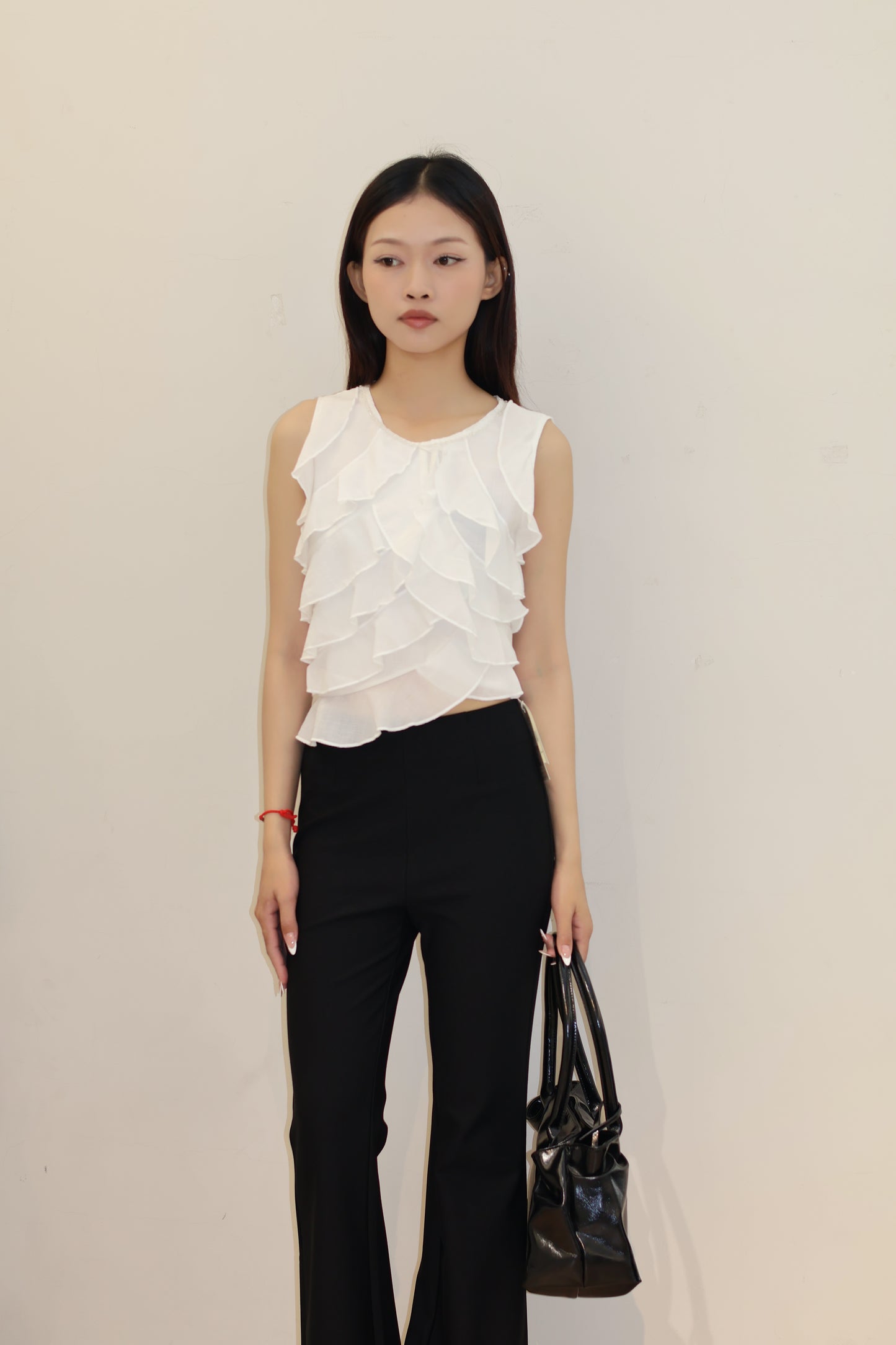 OSTRICH SLEEVELESS WHITE TOP
