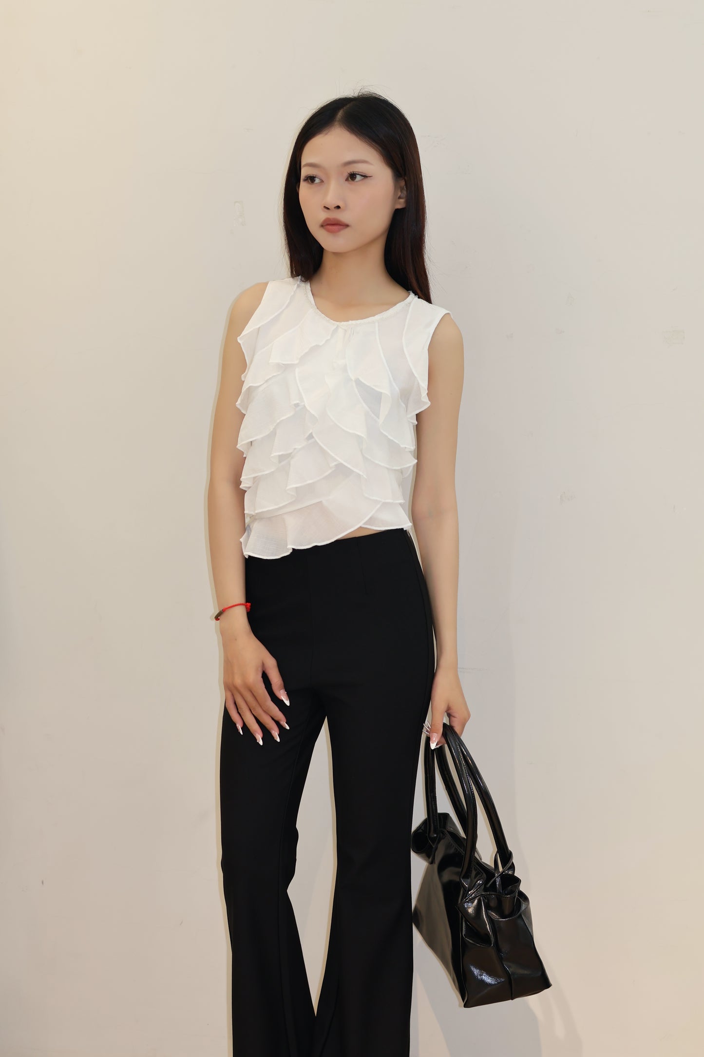 OSTRICH SLEEVELESS WHITE TOP