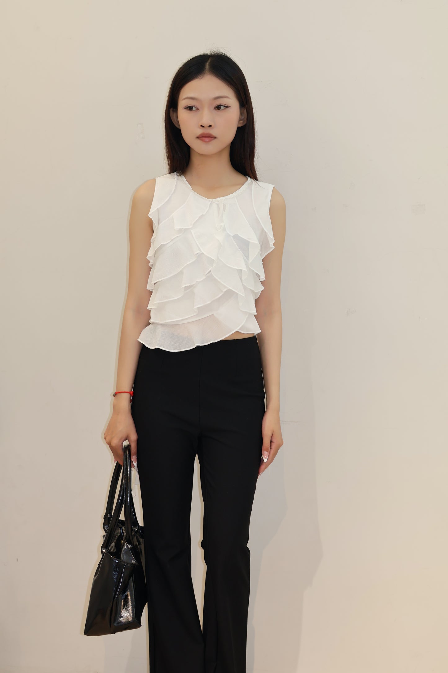 OSTRICH SLEEVELESS WHITE TOP