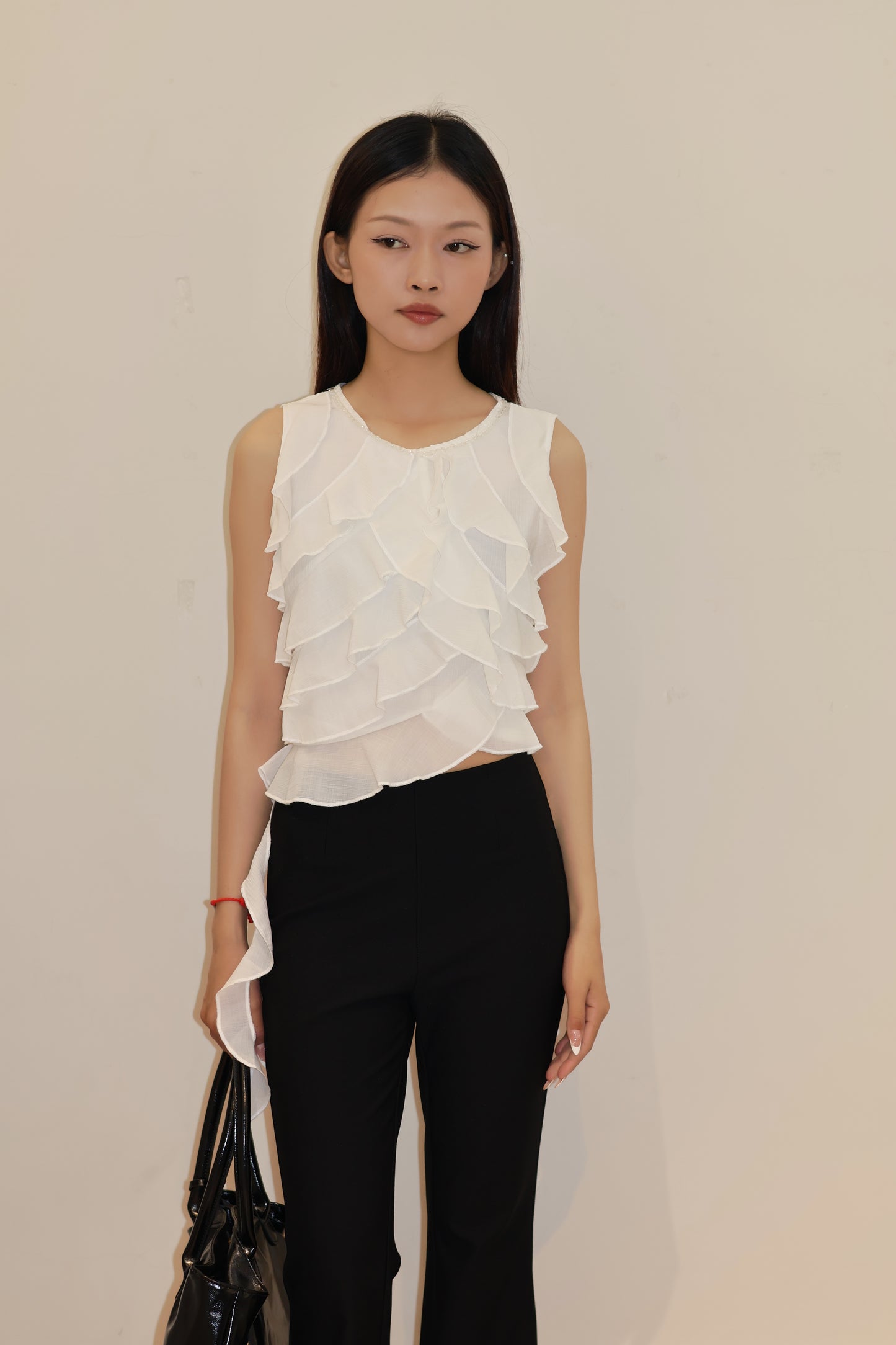 OSTRICH SLEEVELESS WHITE TOP