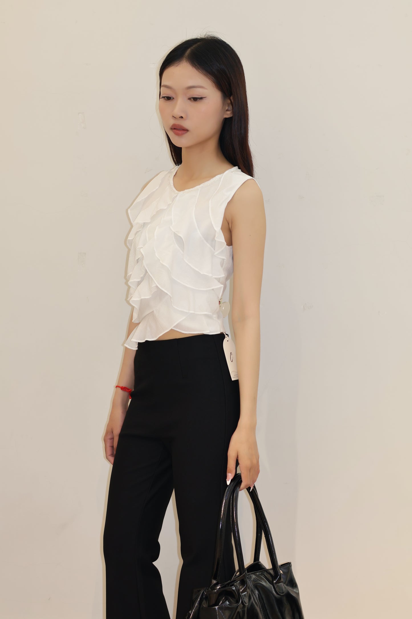 OSTRICH SLEEVELESS WHITE TOP