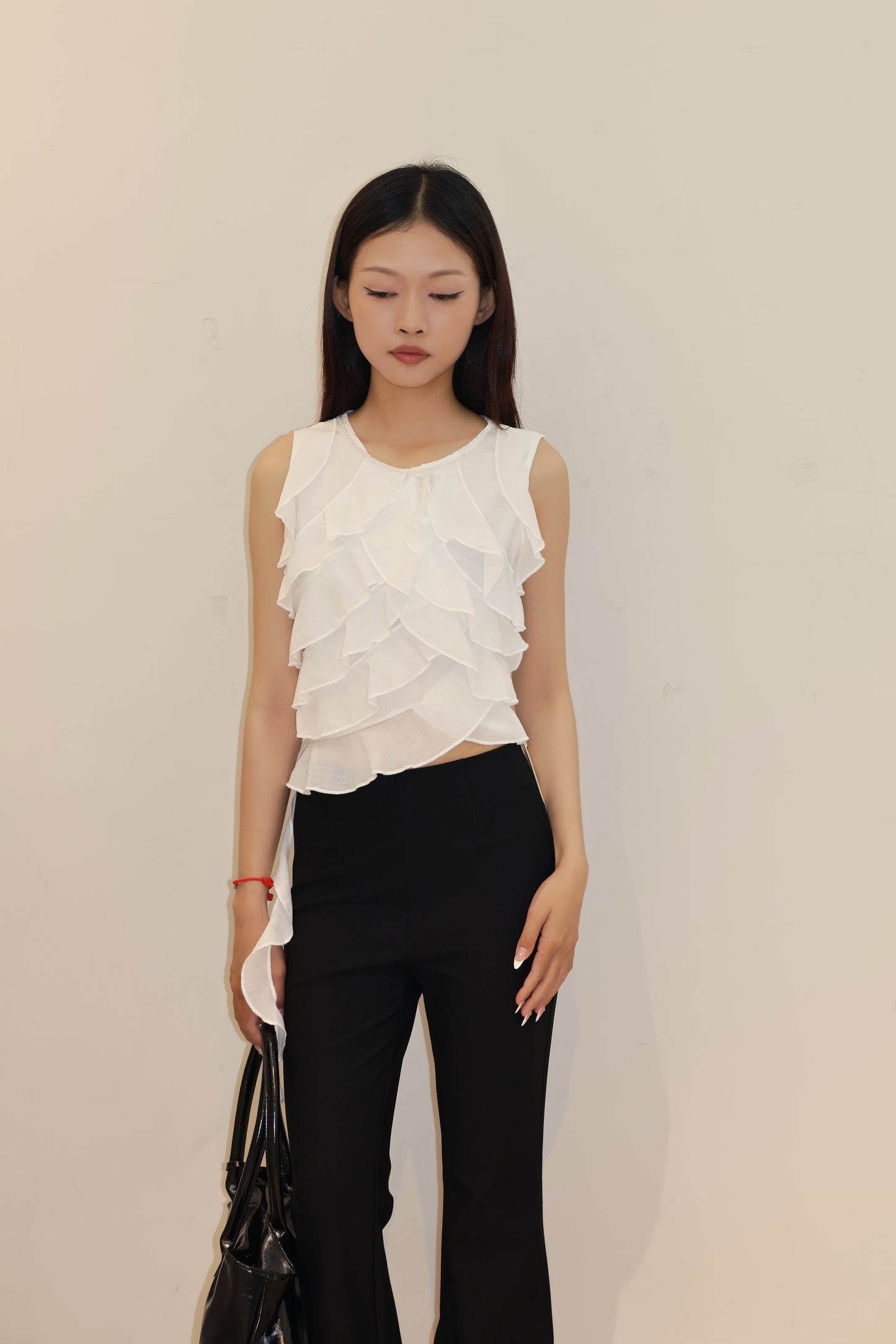 OSTRICH SLEEVELESS WHITE TOP