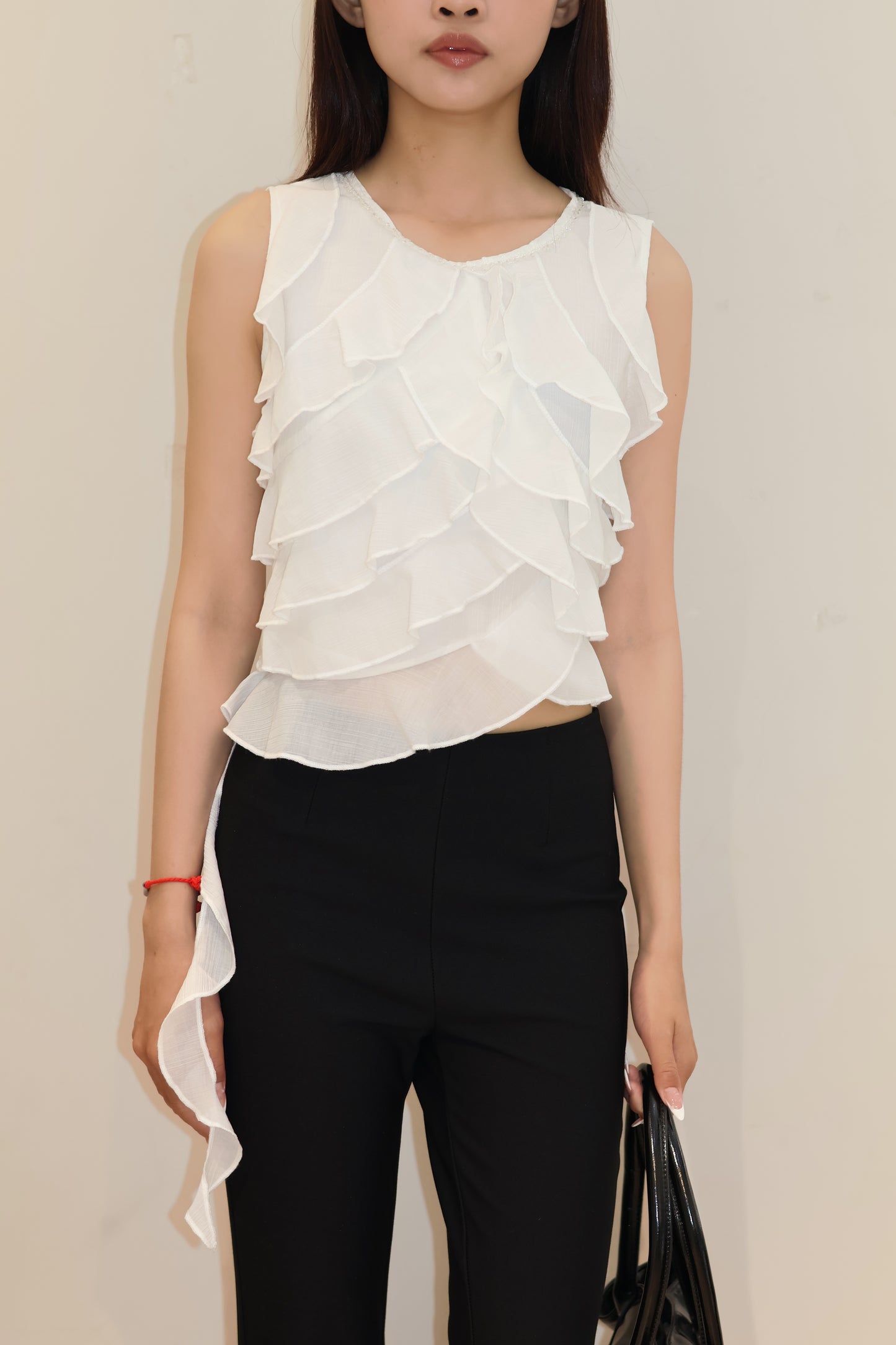 OSTRICH SLEEVELESS WHITE TOP