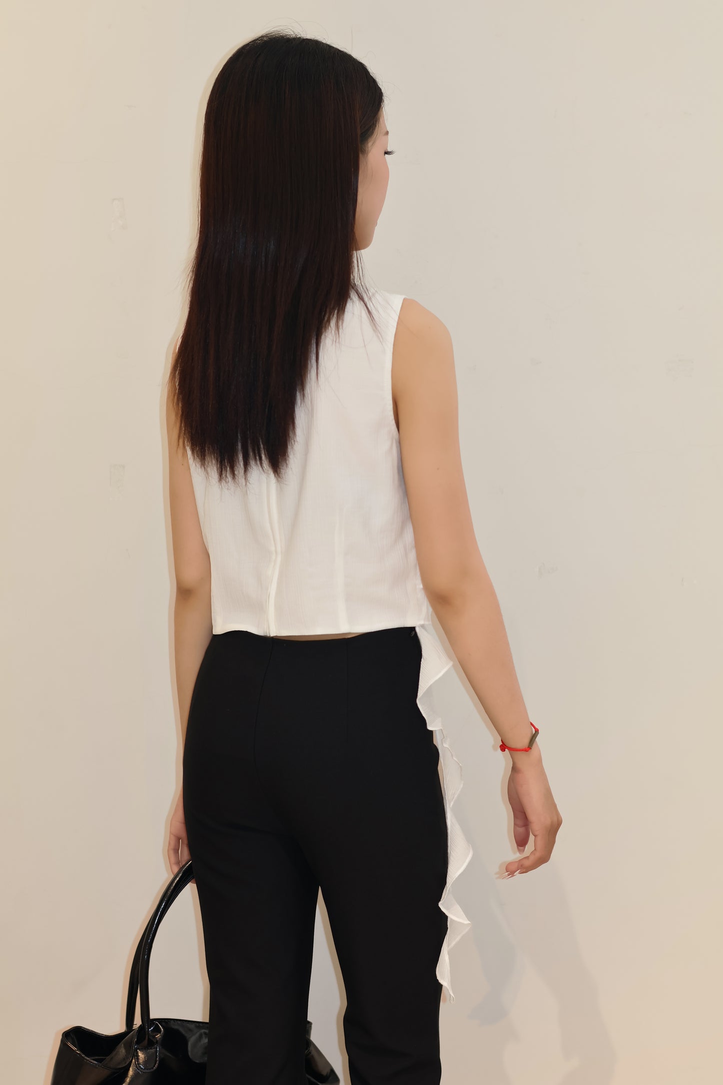 OSTRICH SLEEVELESS WHITE TOP