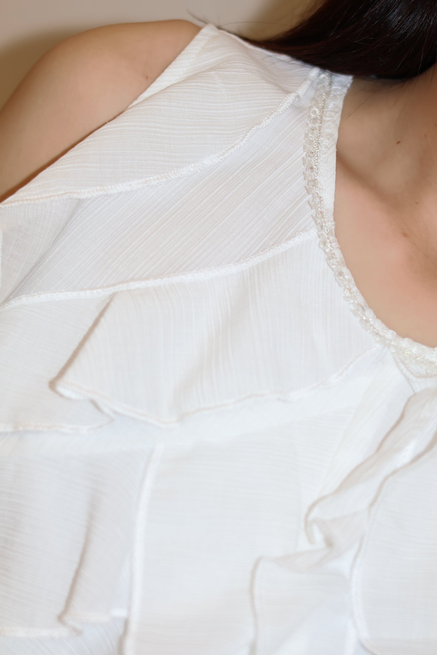 OSTRICH SLEEVELESS WHITE TOP