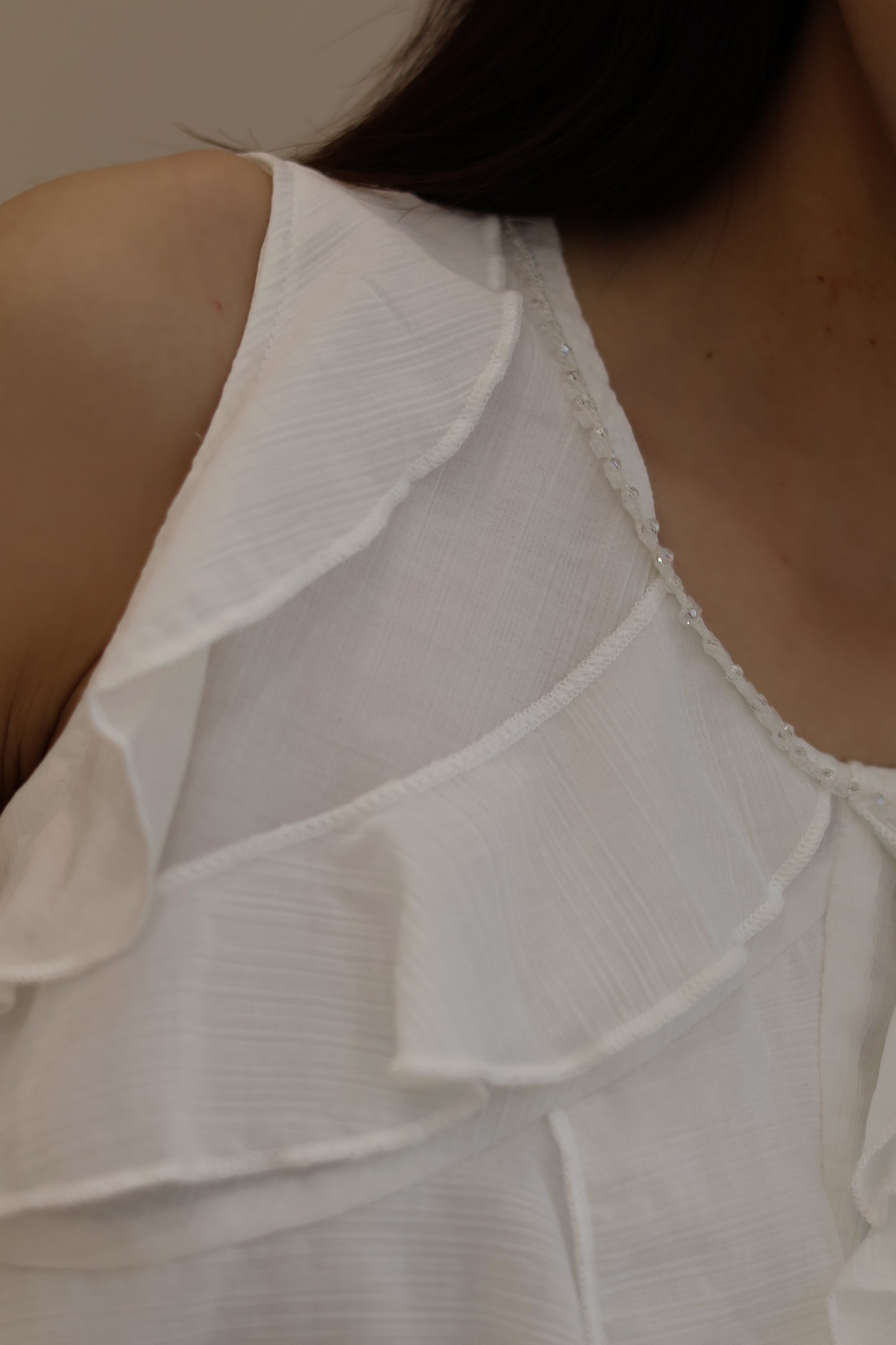 OSTRICH SLEEVELESS WHITE TOP