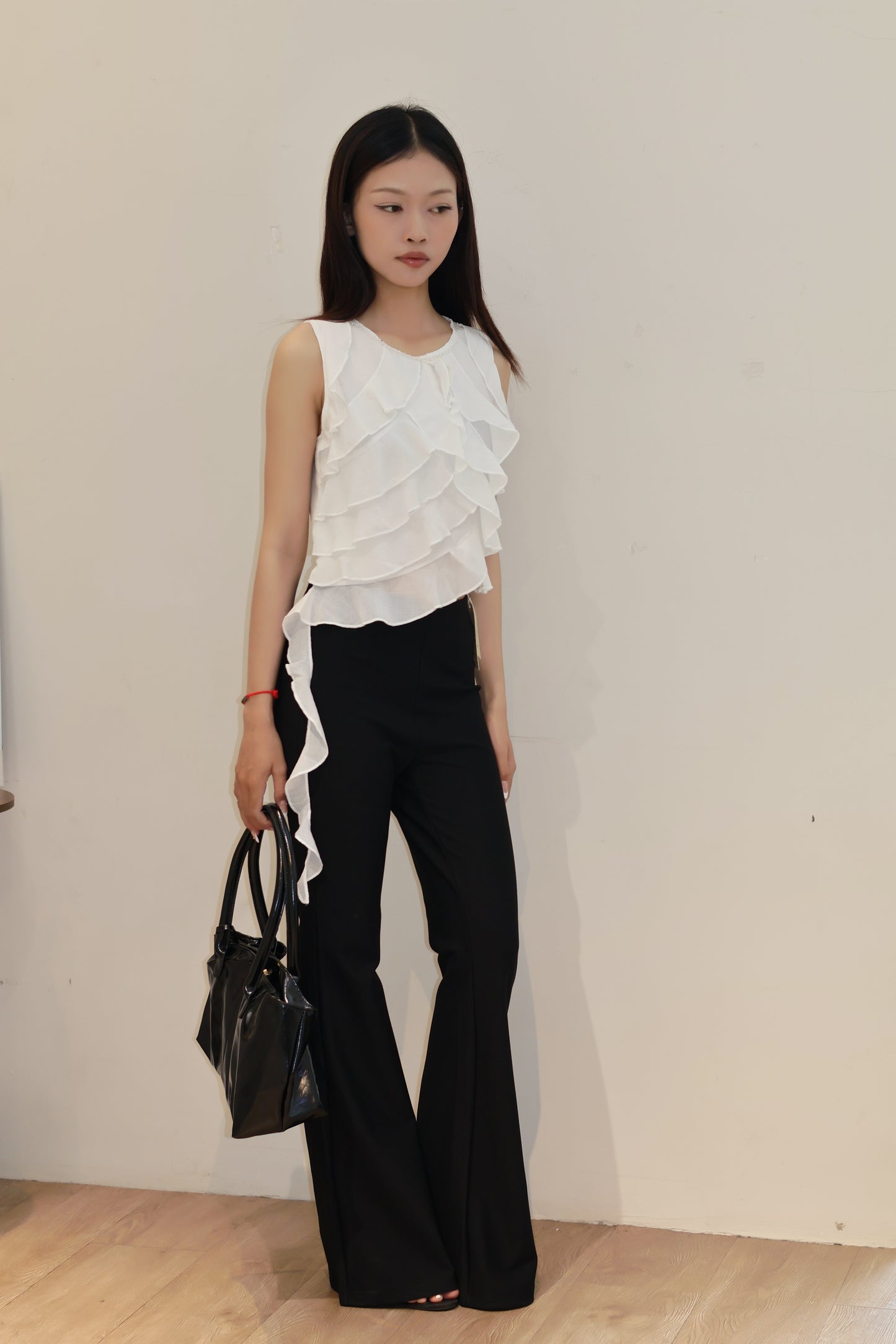 OSTRICH SLEEVELESS WHITE TOP