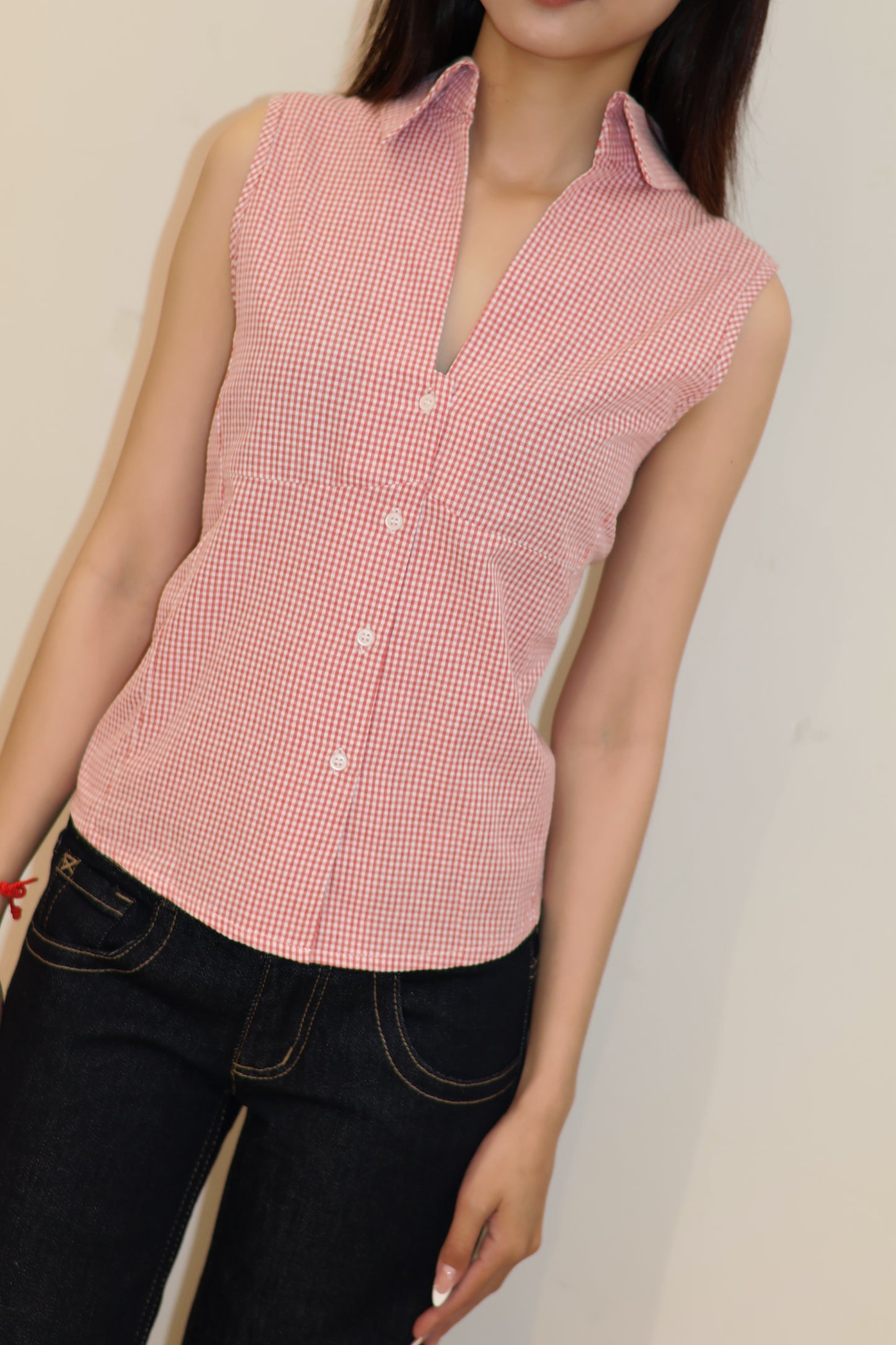 RED GINGHAM SLEEVELESS BLOUSE