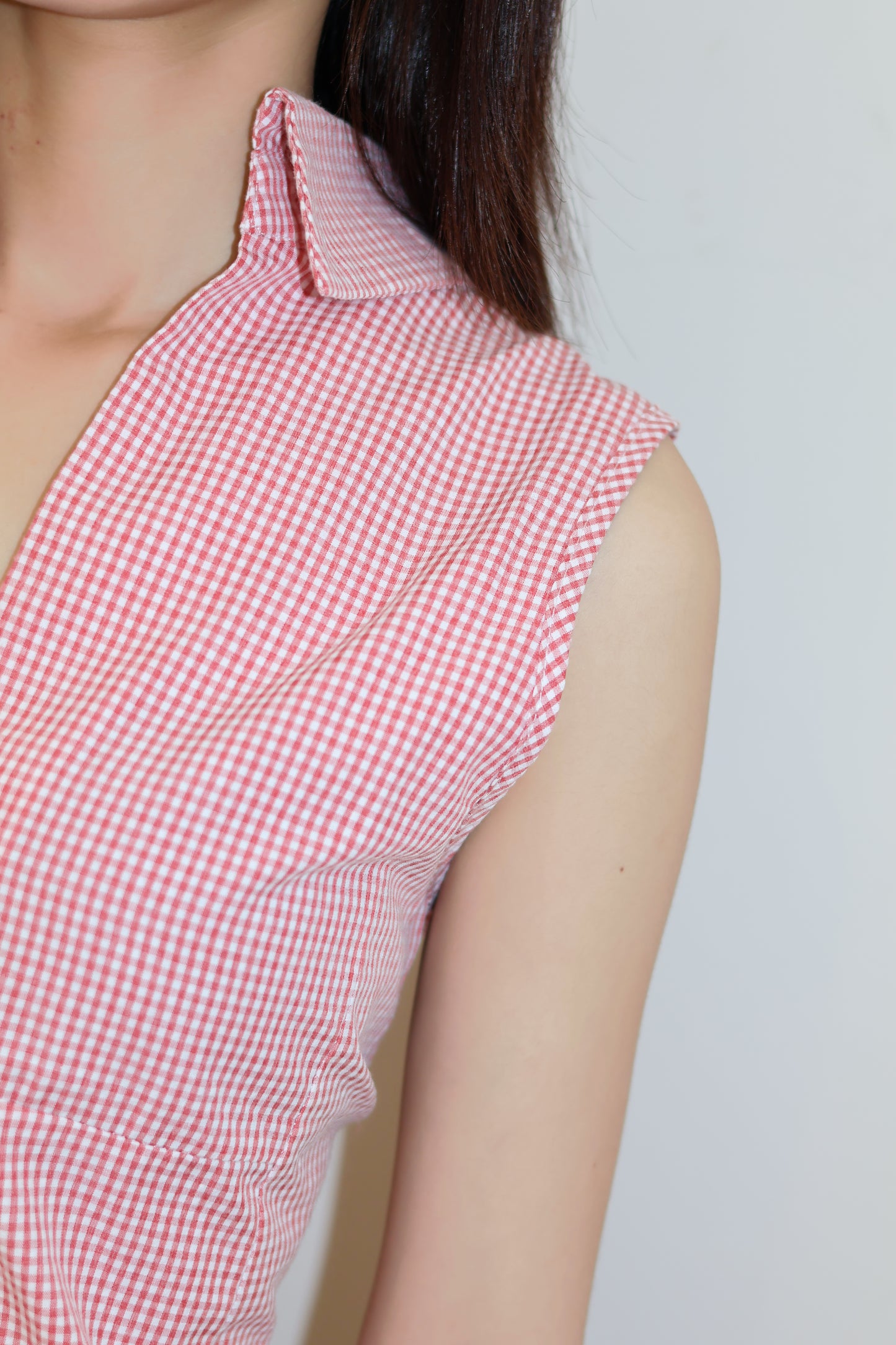 RED GINGHAM SLEEVELESS BLOUSE