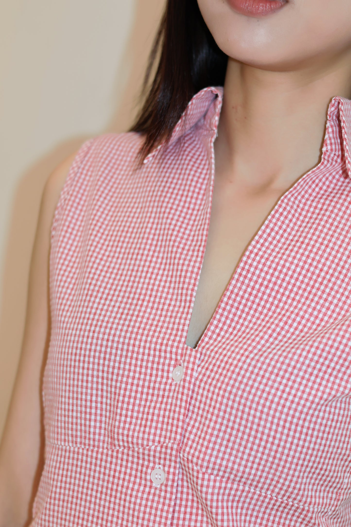 RED GINGHAM SLEEVELESS BLOUSE