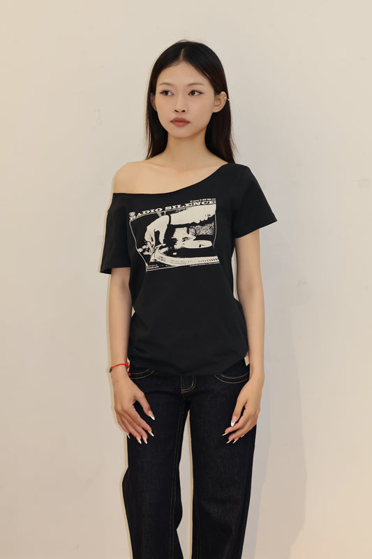 GRAPHIC GRAY SHORT SLEEVE TOP