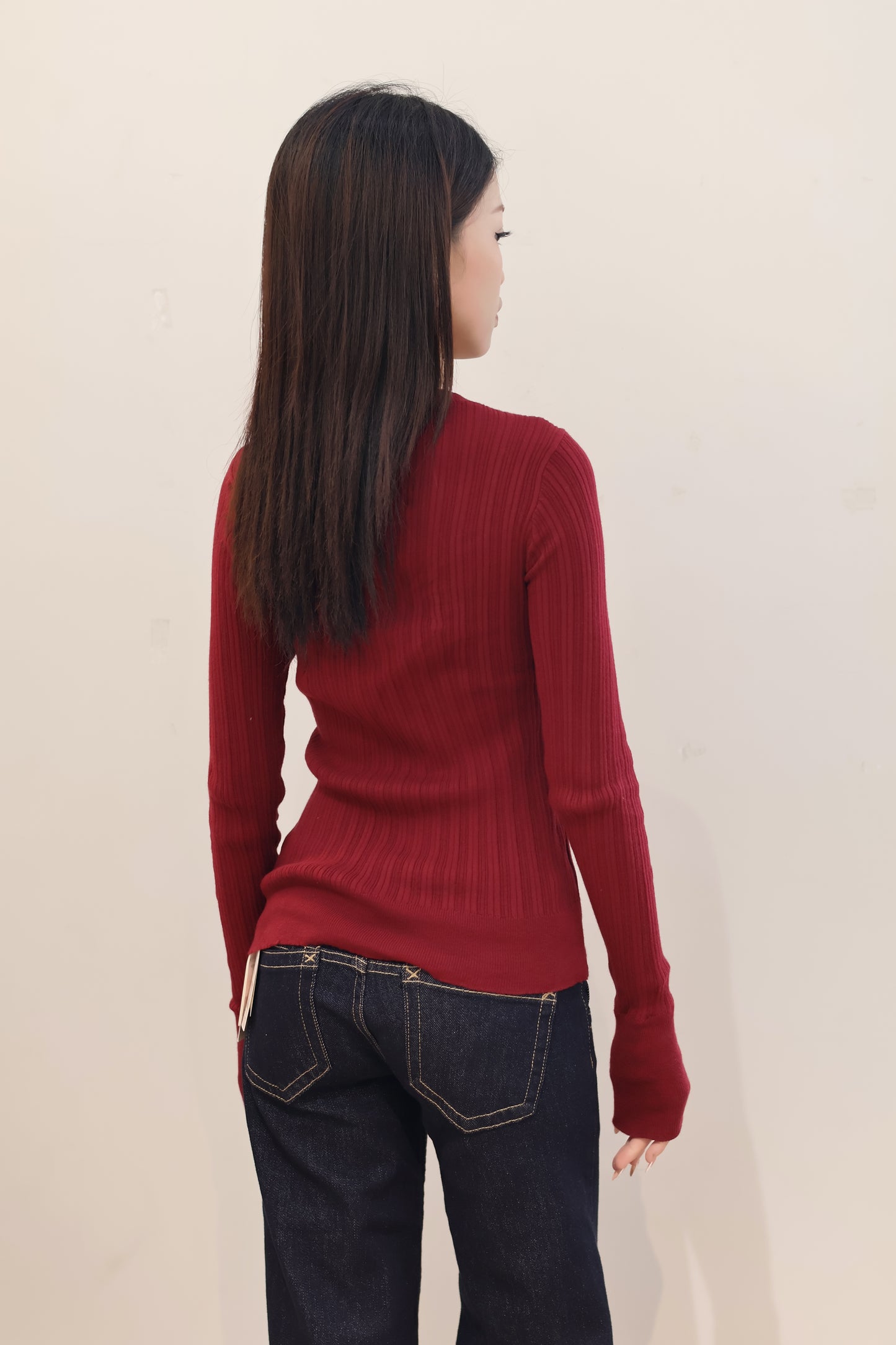 RED V NECK LONG SLEEVE TOP