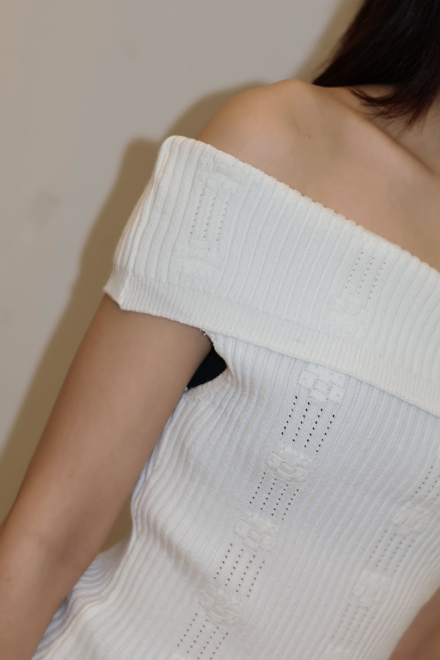 KNITTED OFF SHOULDER TOP