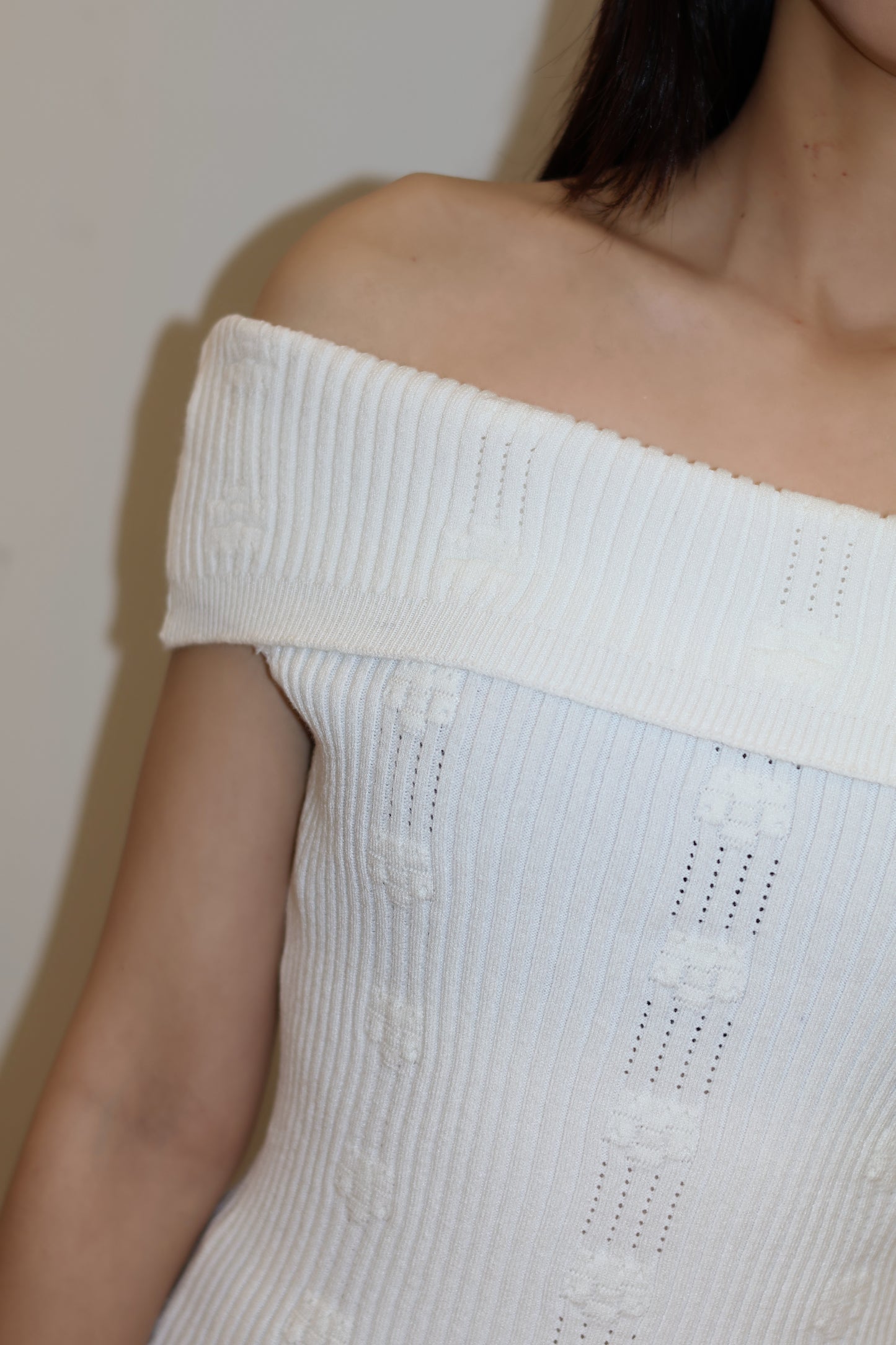 KNITTED OFF SHOULDER TOP