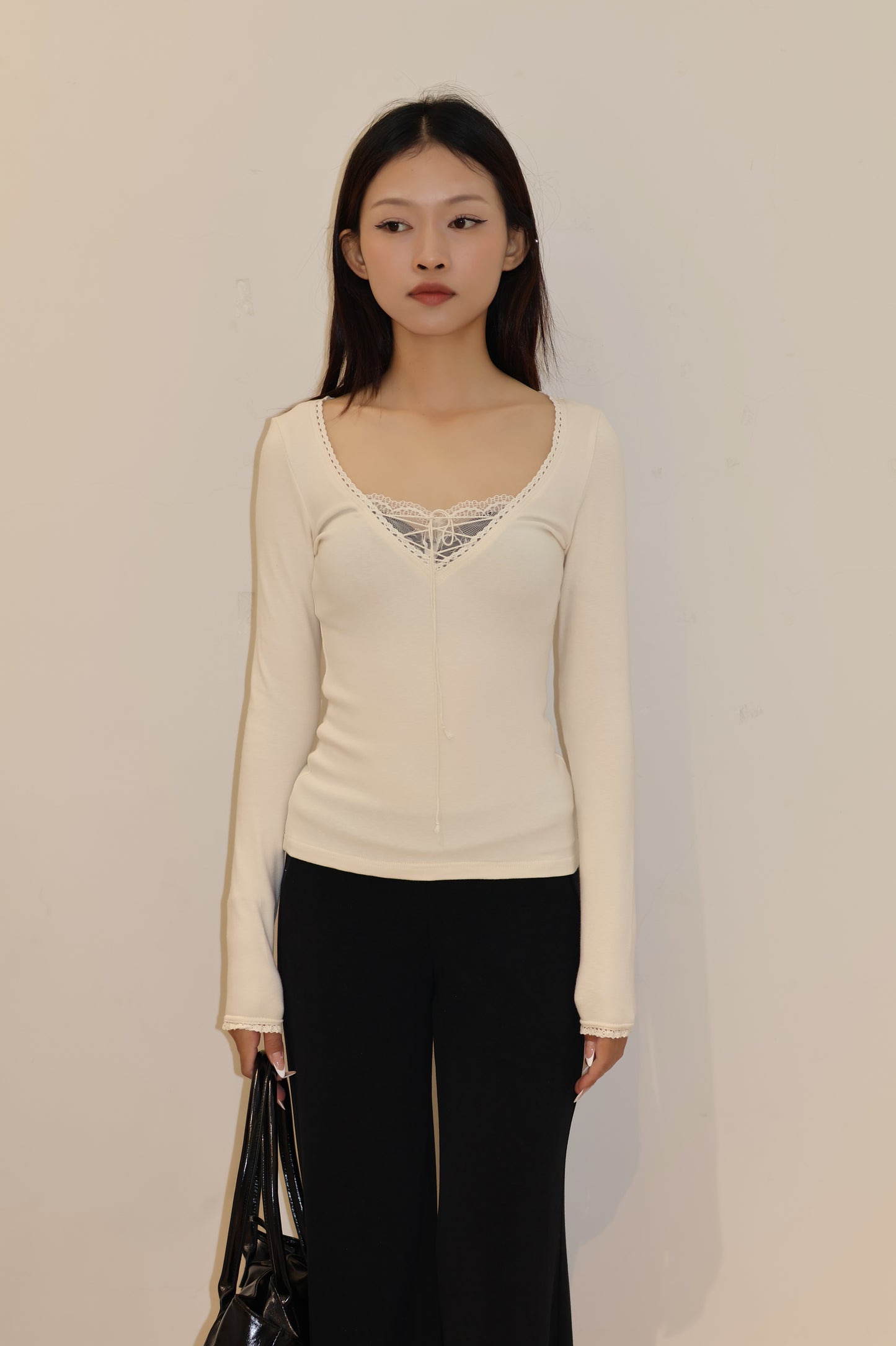 LACE TIED V NECK LONG SLEEVE CREAM