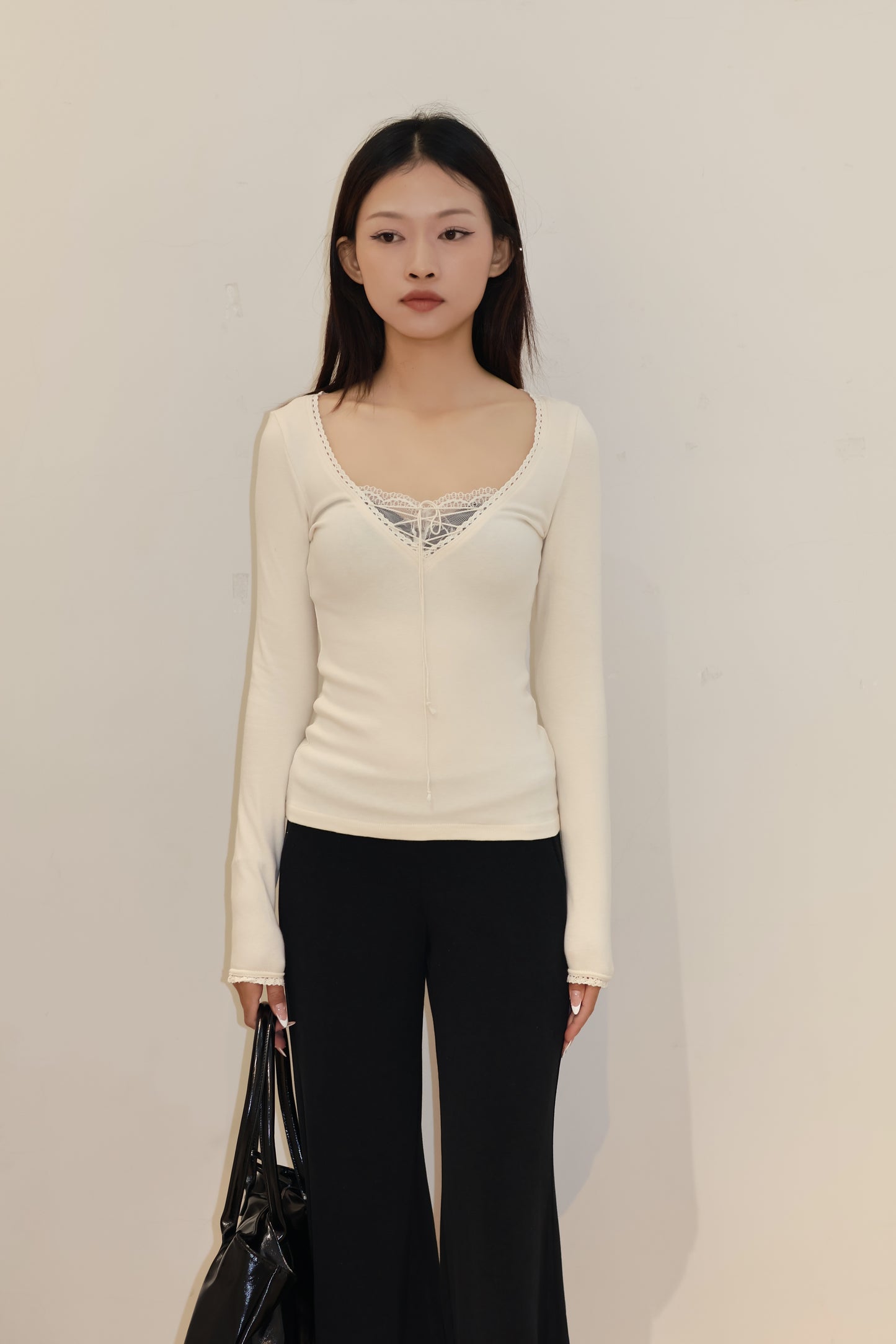 LACE TIED V NECK LONG SLEEVE CREAM